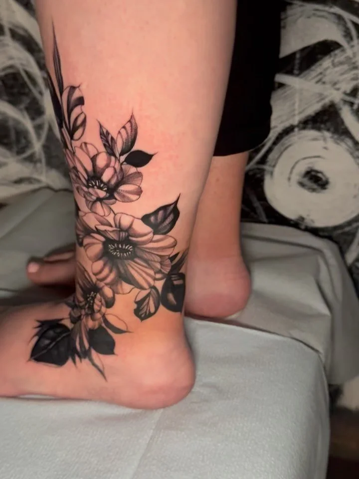 Fine line black and gray Tattoo floral cover up #sierravista Arizona #ColoradoSprings,Colorado