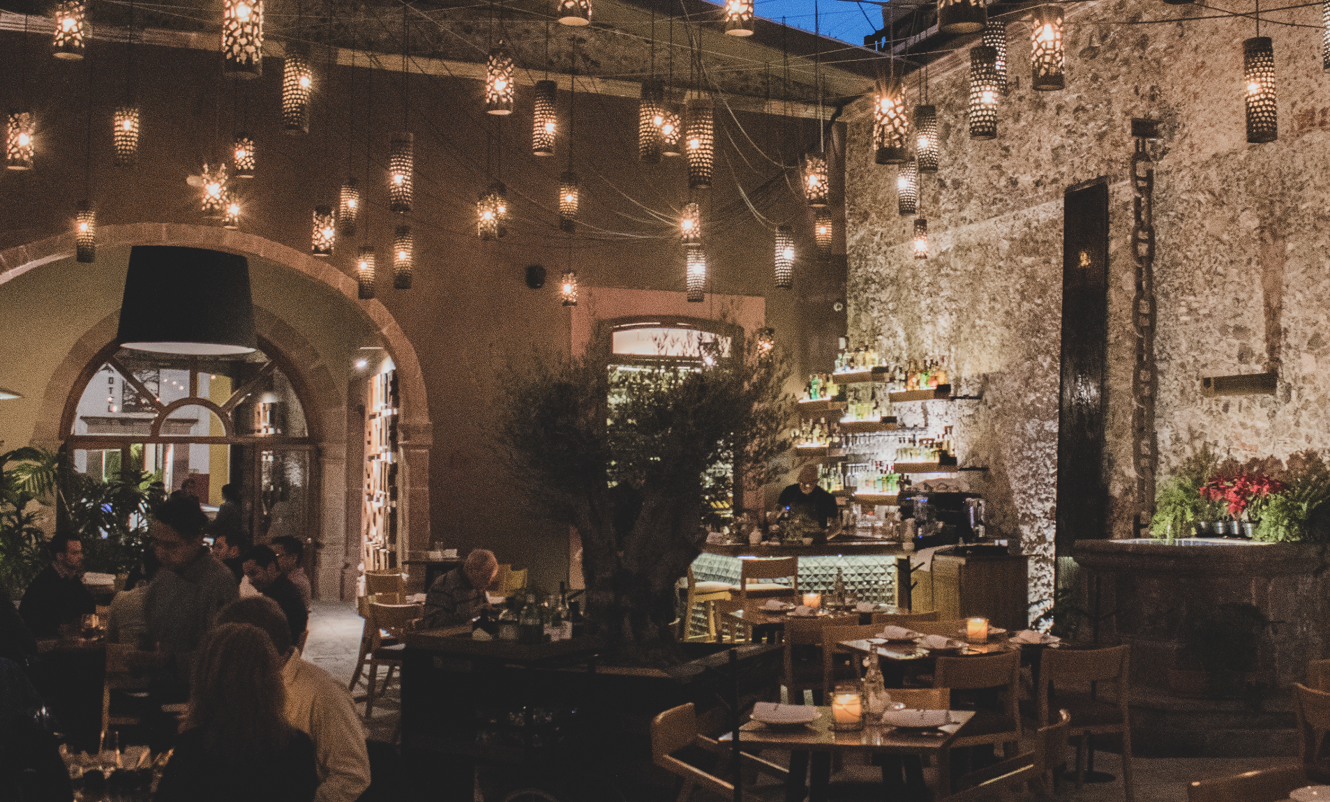Los Mejores Bares y Restaurantes Nocturnos en San Miguel de Allende
