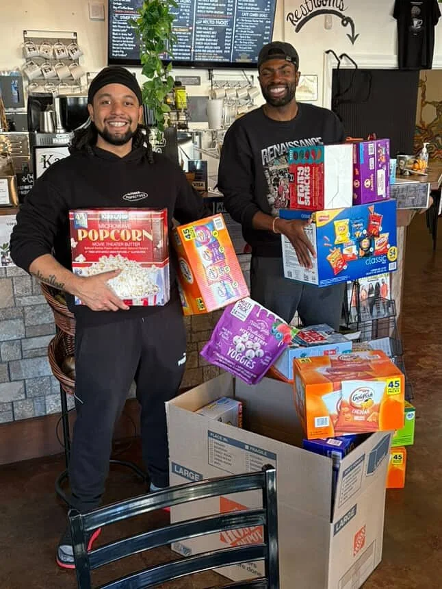 I wanted to send out a sincere thanks and appreciation to @equalmindedcafe and @wellnesswarehousekc for volunteering their space and time to the KC Kids Eat campaign for the last few weeks. Thank you so much for your support of this initiative.

I&rs
