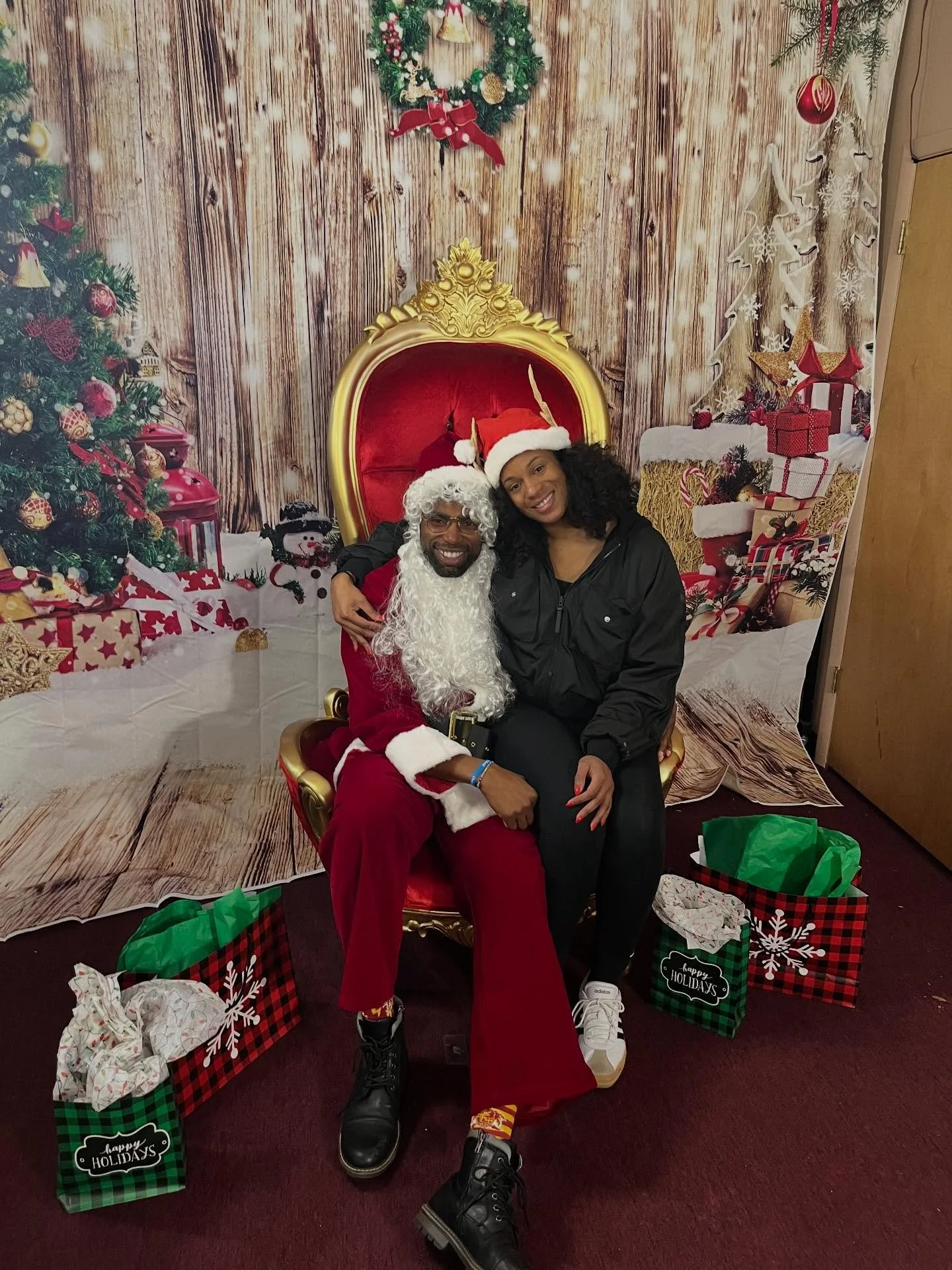 Merry Christmas and Happy Holidays from my family to yours!!