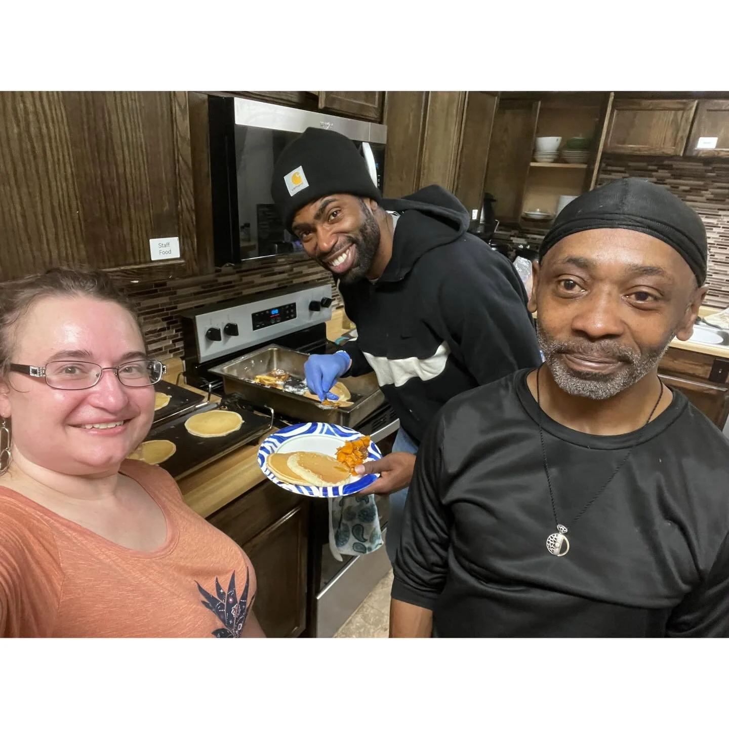 I had a great time at Unity Southeast KC helping prepare and serve breakfast with Brandy and Anthony (pictured). I am now an expert at making pancake and French toast batter 👨🏾&zwj;🍳

@unitysoutheastinkc is one of many low barrier shelters that ar