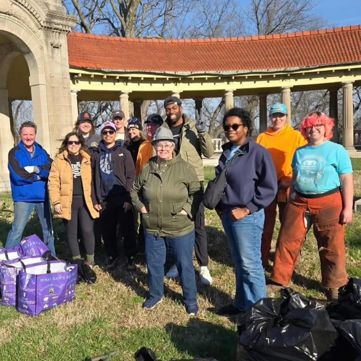WE OUTSIDE!!

Helped pick up invasive honeysuckle in Kessler Park Saturday morning in an effort led by @repwick (Wick and other community members will be out there every Second Saturday of the month at 8:30 am) then picked up a couple bags trash in m