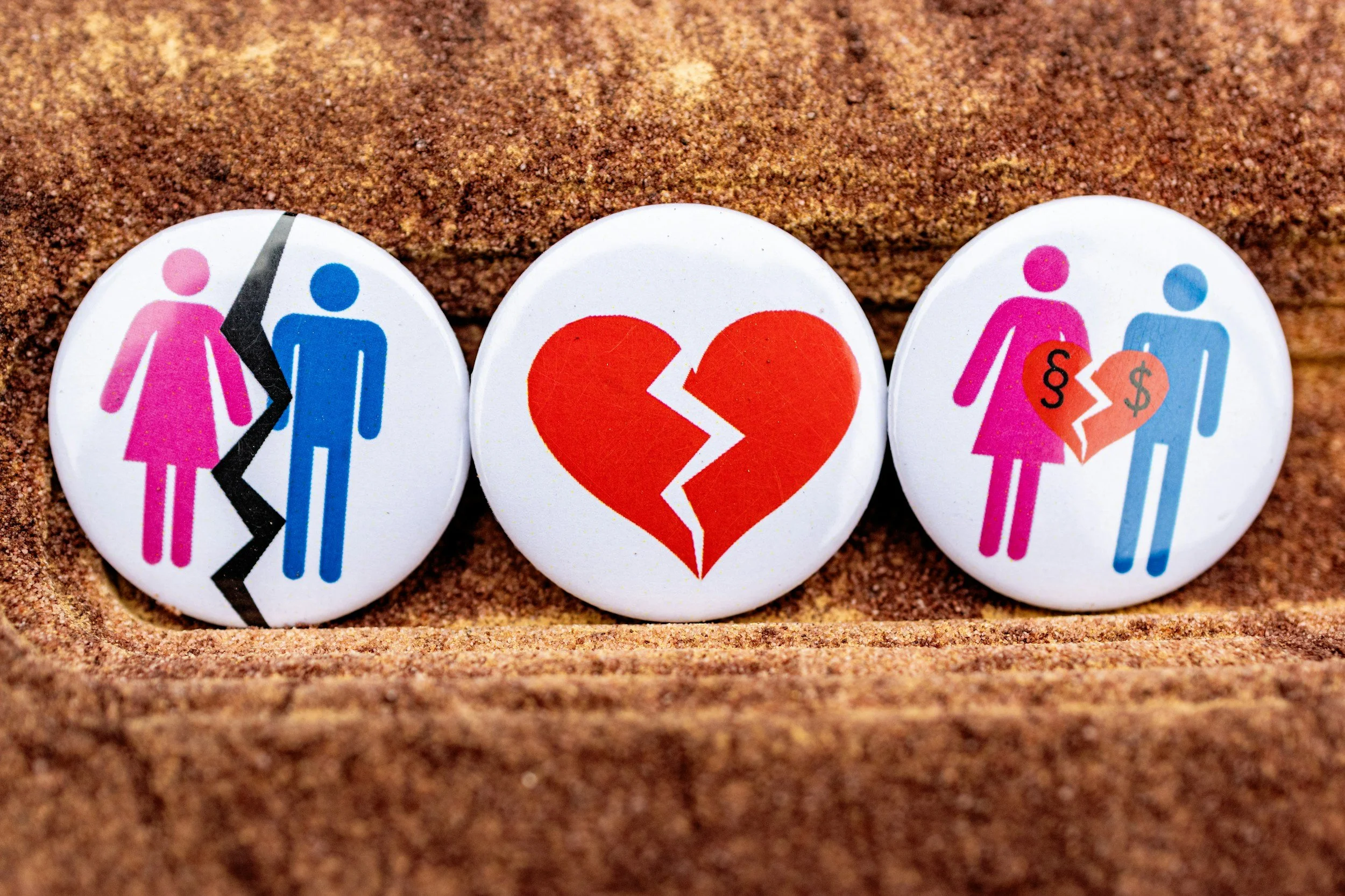 LIFE TRANSITIONS: Big changes such as divorce, relocation, new schools, or blending families can feel overwhelming. Therapy offers a space to process these shifts, manage stress, and adjust with resilience.