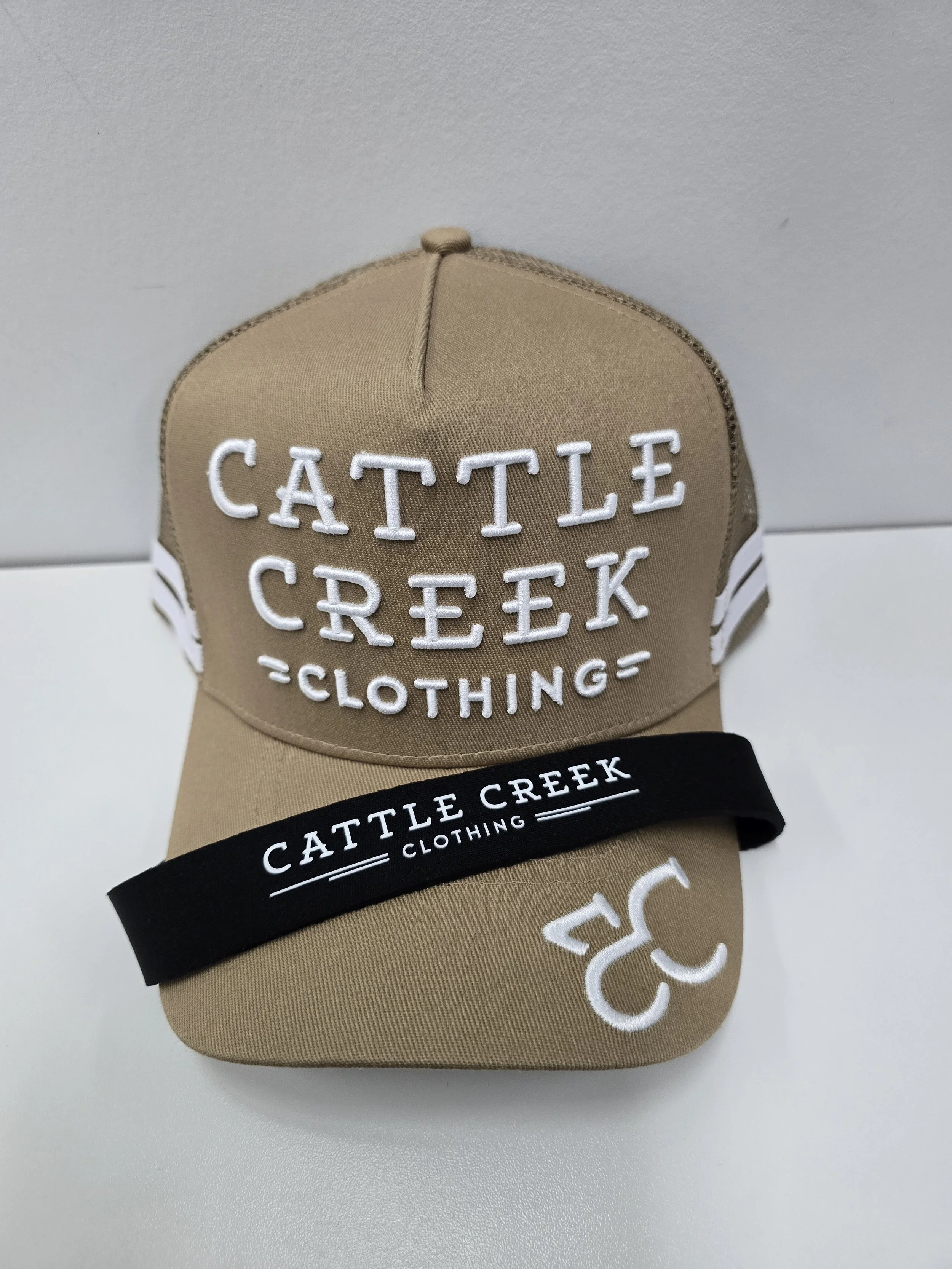 3C Trucker Cap in Beige & White