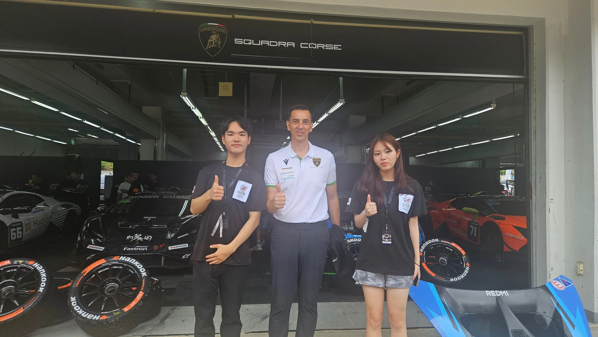 We also spoke with Davide De Gobbi from GM Top Speed, who has over 20 years of experience in motorsports management. He kindly gave us a tour around the pit area.