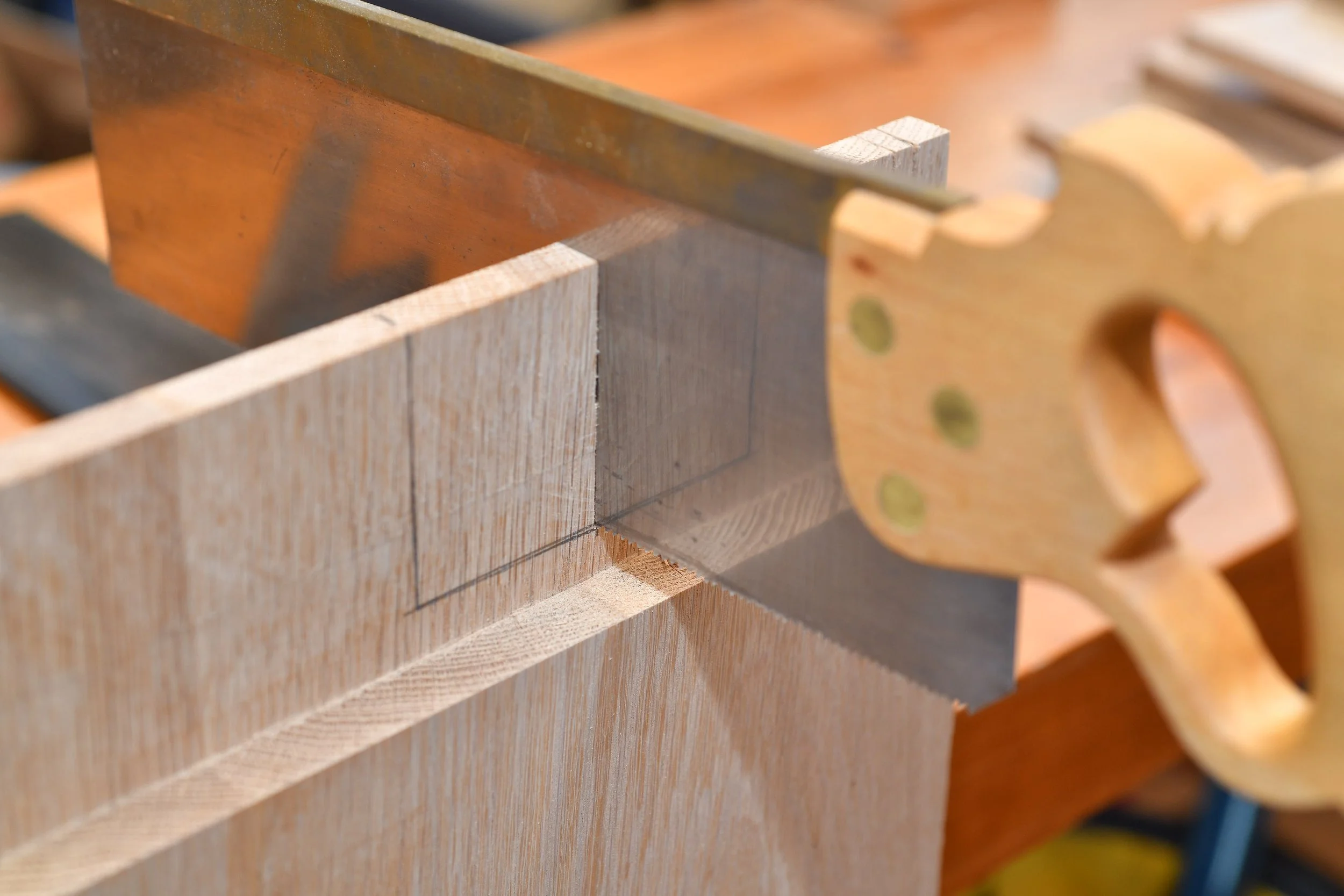 cutting-tenon-with-tenon-saw.JPG