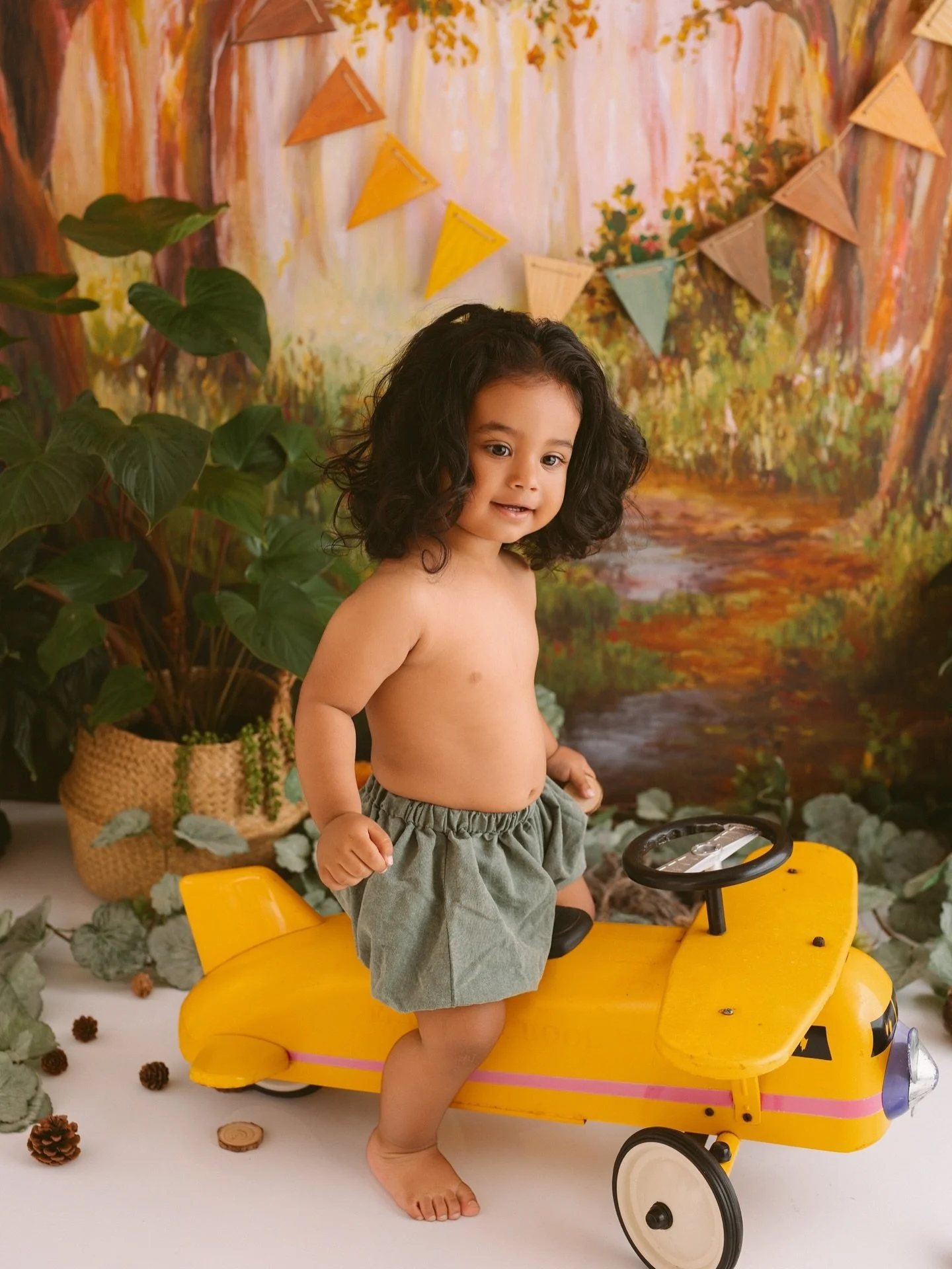 So much fun photographing Romeyo.
18 months old, born to shine ✨
King of the jungle vibes.
#BabyPhotographySydney
#AnnaClaireStudio#18Months

Booking link 
https://www.annaclairestudio.com/schedule/selfbooking