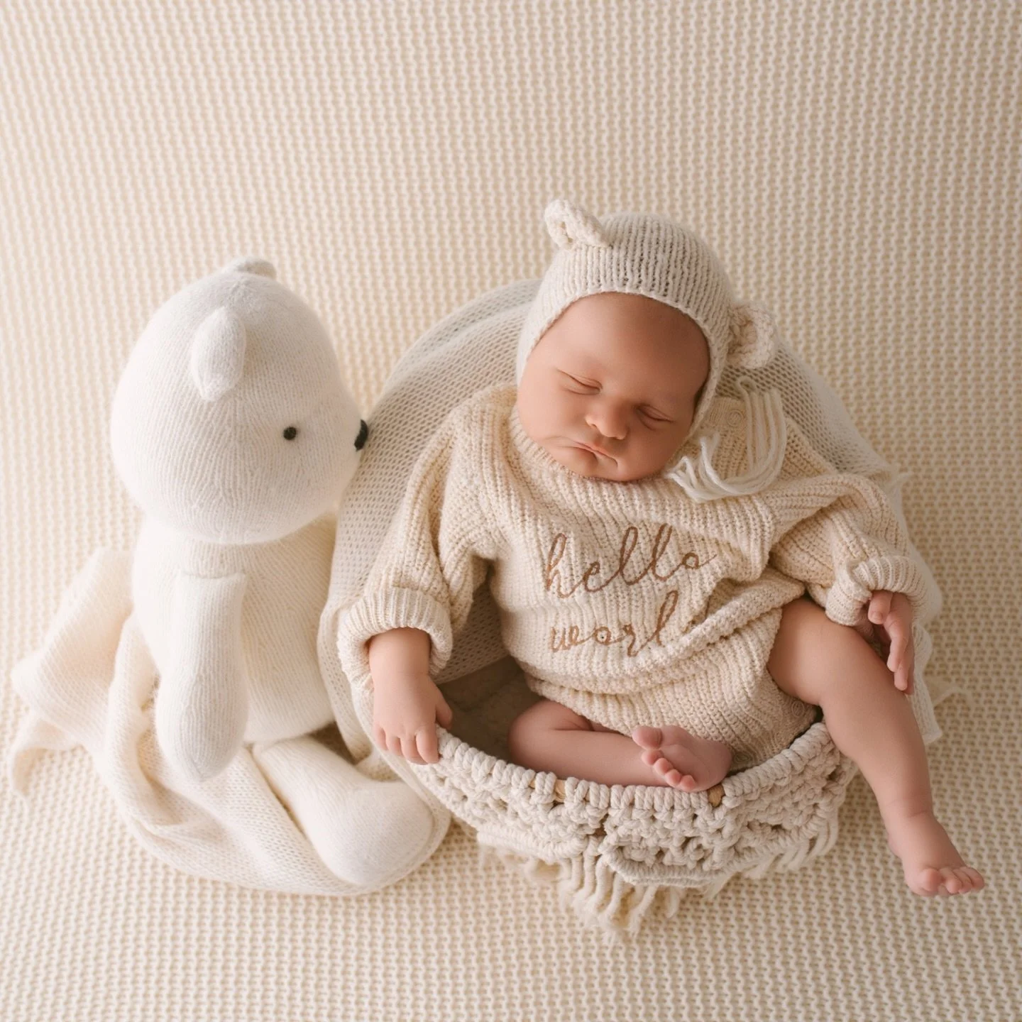 Our baby boy is so chill&hellip;
No worries, no rush, just sweet dreams, cosy cuddles, and his little bear friend by his side

#newbornphotography #babyboy #newbornphotoshoot #sleepybaby #babyphotography sydneynewbornphotographer annaclairestudio new