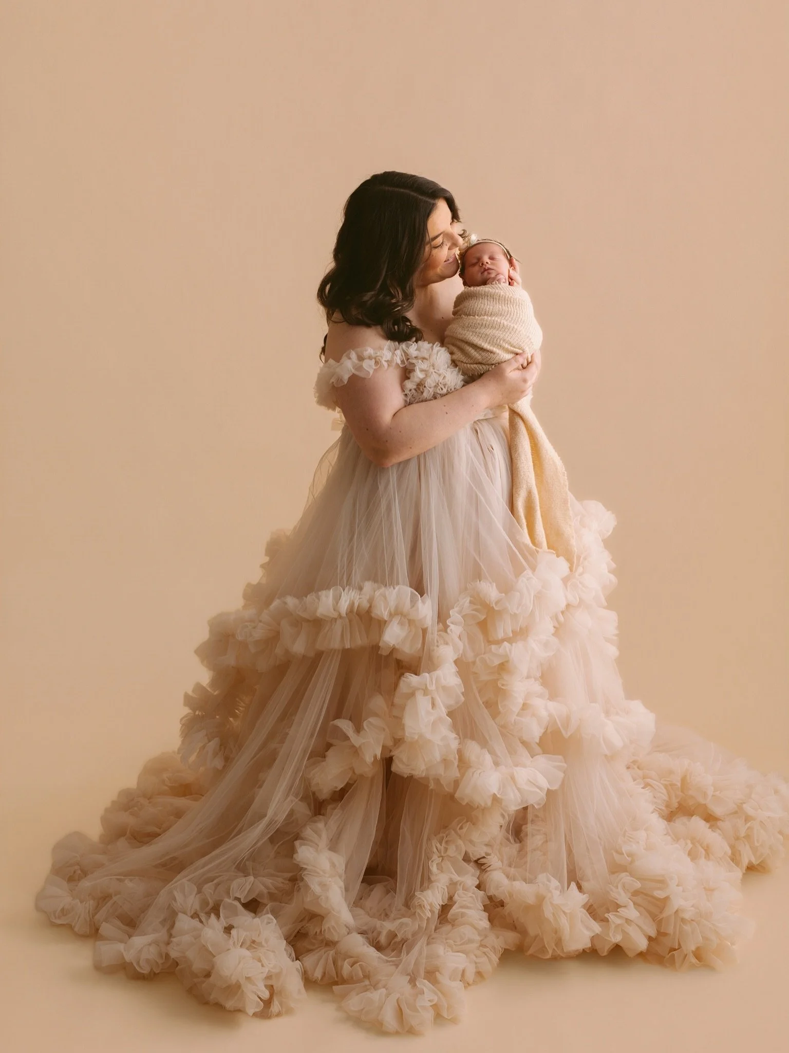 Wrapped in love.
Held safely.
Loved completely.
These photographs preserve the details you'll never want to forget.

AnnaClaire Studio
Sydney Newborn Photography

#annaclairestudio #babygirl #newbornphotography