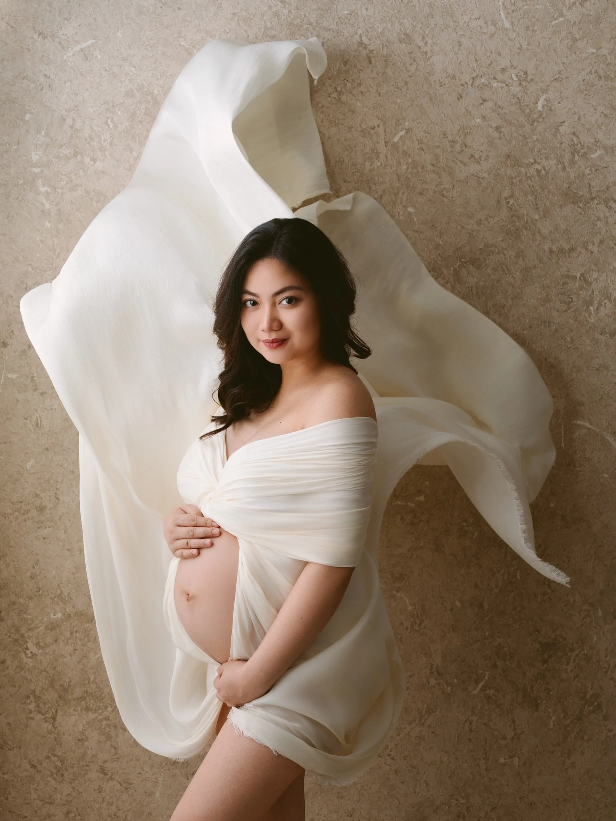 Motherhood, framed in movement and light.
Booking maternity sessions now &mdash; link in bio.
#maternityphotography #sydneymaternity #annaclairestudio
