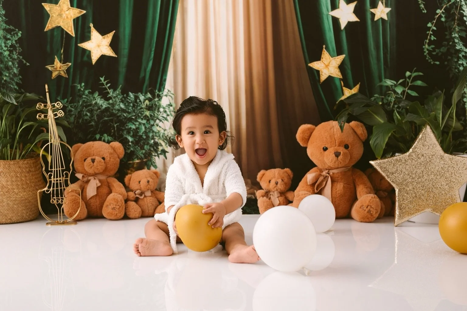 Happy 1st Birthday to our little handsome. May your days always be filled with wonder, laughter and endless cuddles.

Captured at AnnaClaire Studio, Strathfield.

#AnnaClaireStudio #SydneyPhotographer #cakesmashphotography