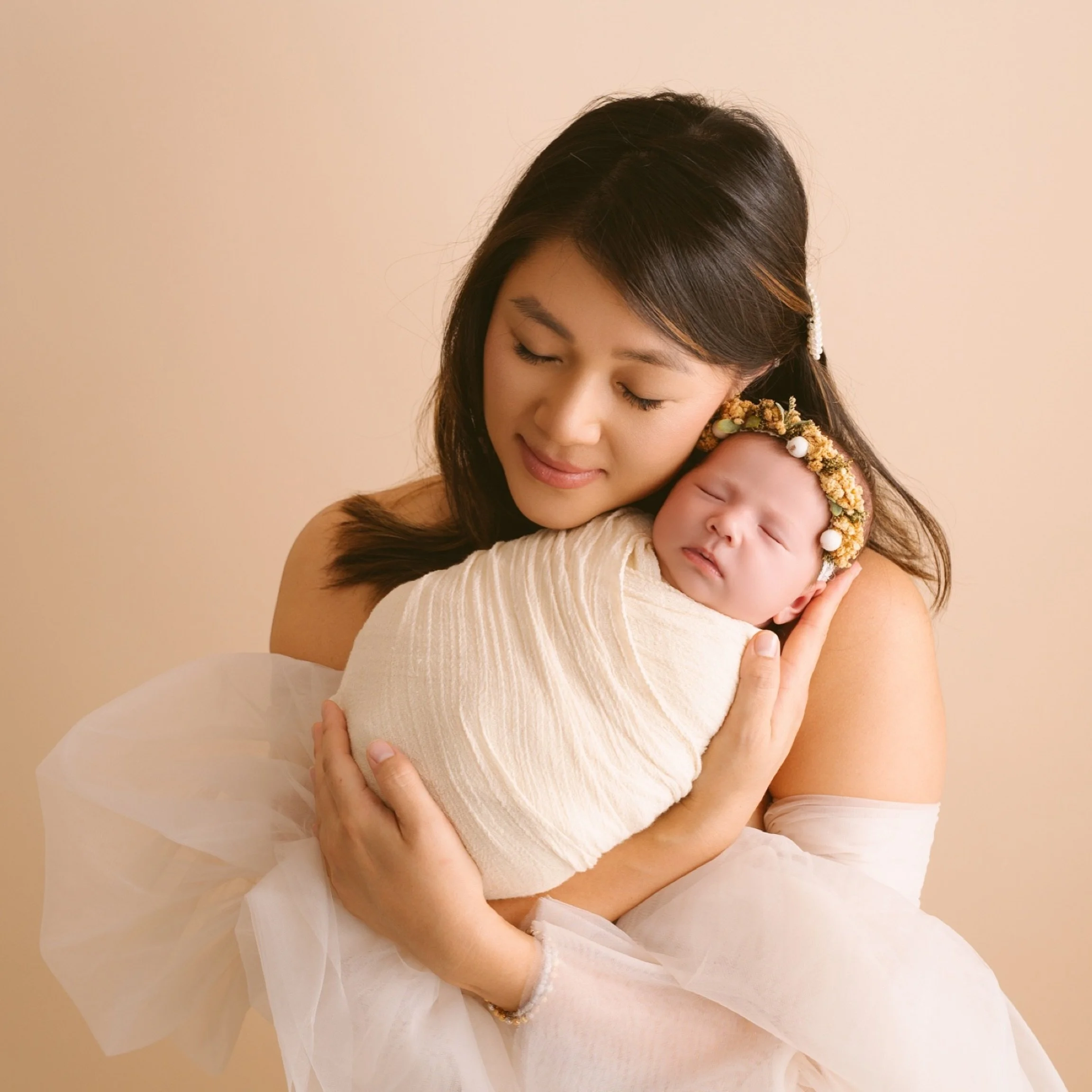 Thank you for trusting us again to capture another milestone in your family&rsquo;s journey.

#annaclairestudio #newbornphotography #babygirl