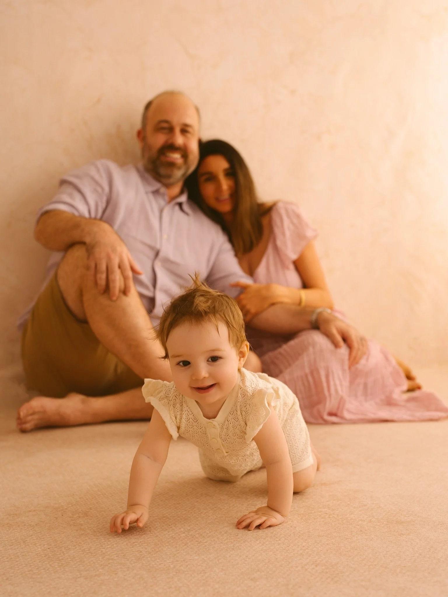 We&rsquo;re so excited to capture this beautiful colour of love.

#annaclairestudio #familyphoto #oneyearold #bohovibes