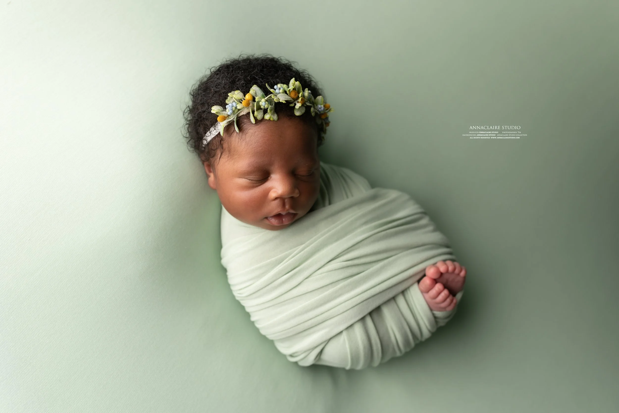Newborn photos by annaclaire studio sydney (10).jpg