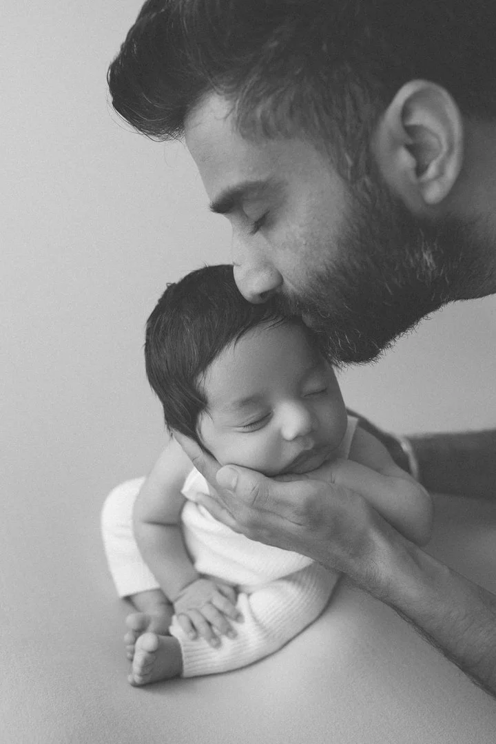 Newborn photos by annaclarie studio.JPG