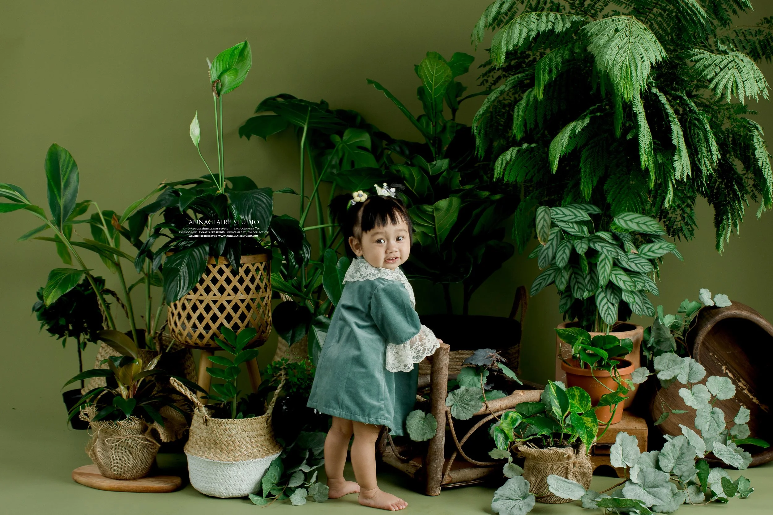 one year old photos by annaclarie studio (2).JPG