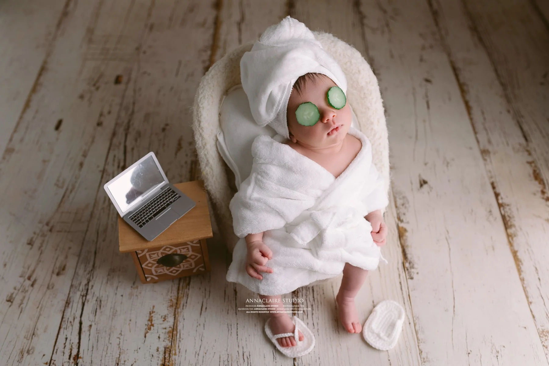 Newborn baby girl photo theme 30