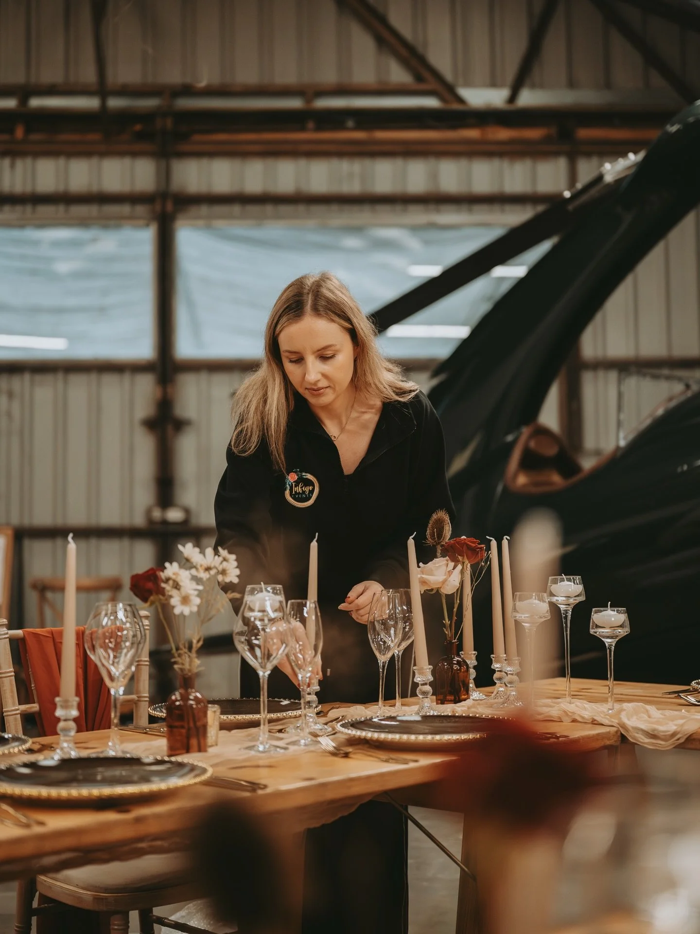 Supplier spotlight BTS 📸

Super special to work alongside some brilliant suppliers on our styled shoot at Birchwood Lodge earlier last week.

Here&rsquo;s Laura from @infigo_events_ltd adding the final touches to our wedding table.

#yorkshireweddin