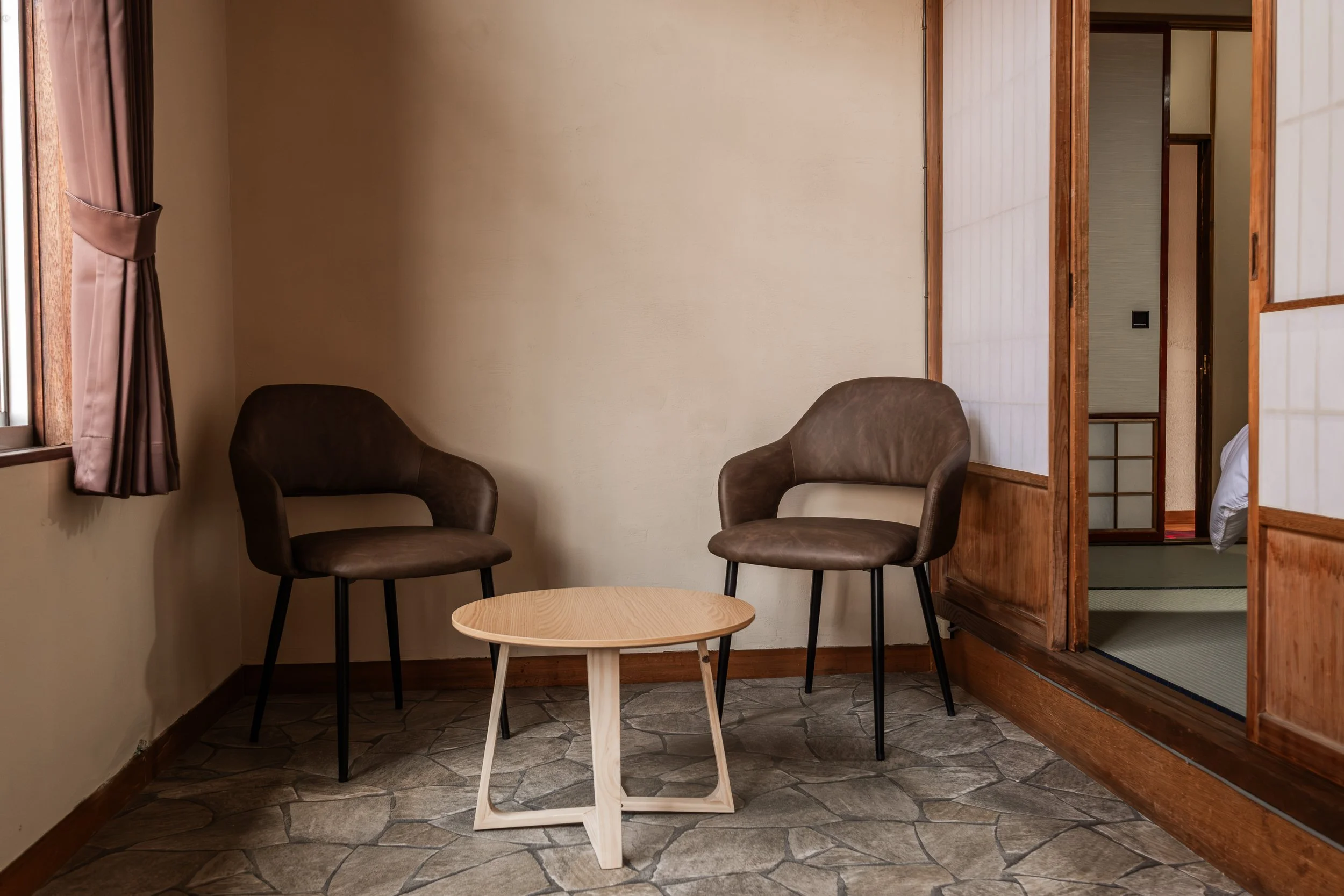 8-Tatami Standard Twin Room 27 - Sitting Area