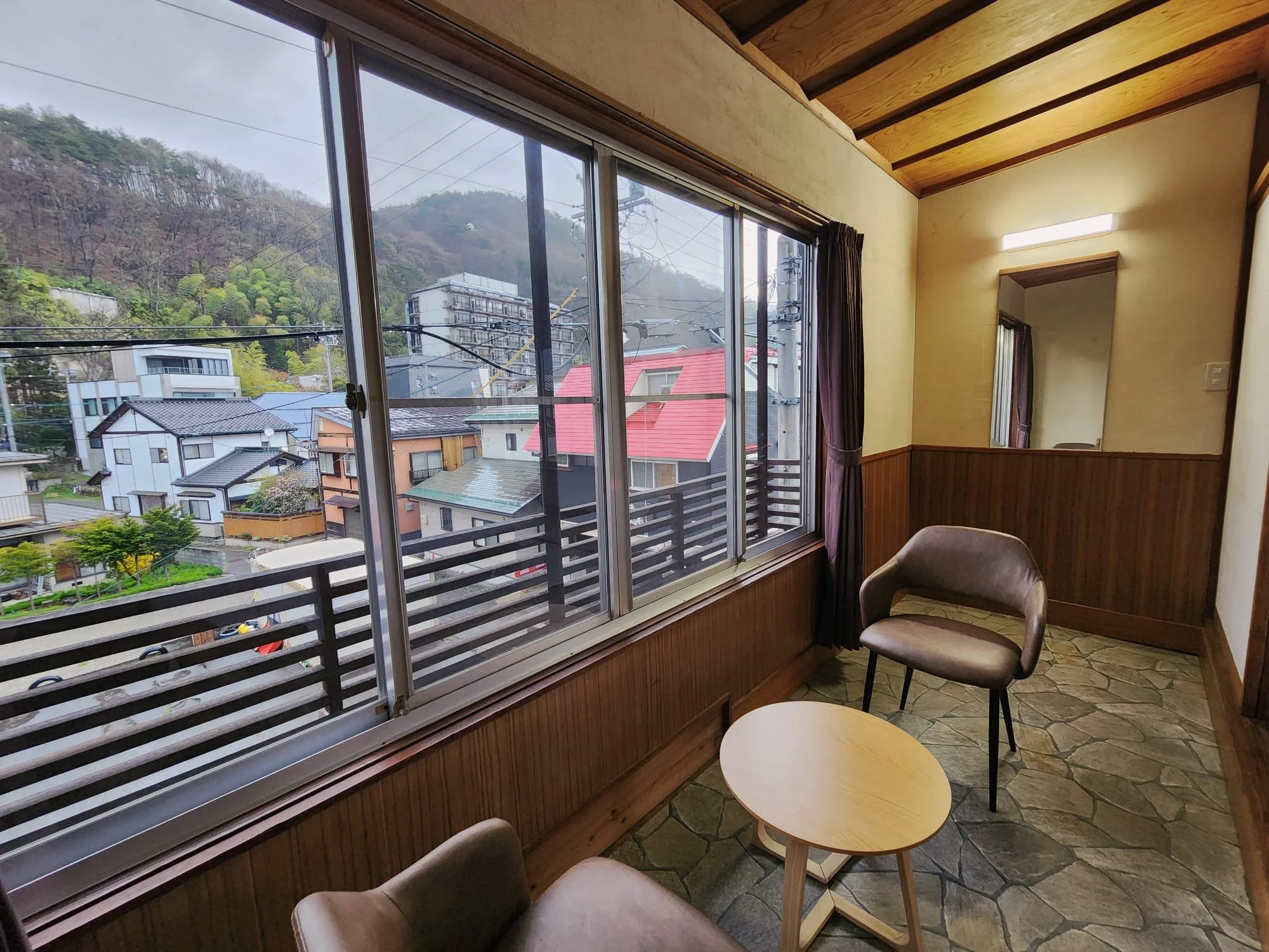 10-Tatami Superior Twin Room 28 - Sitting Area