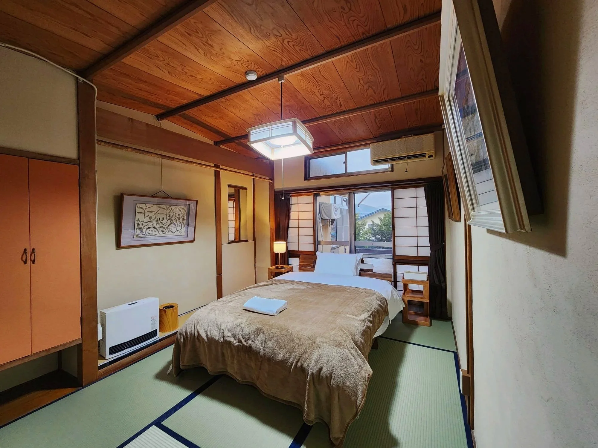 Single+Room+25%283%29.jpg