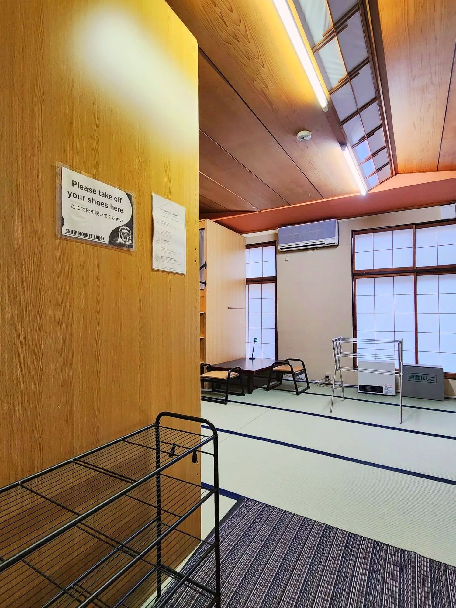 Male+Dormitory+Shoe+Rack.jpg