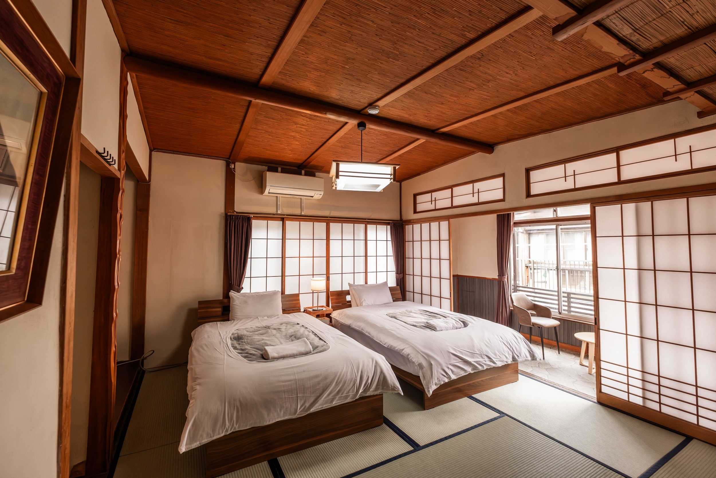 Twin Room 16.jpg