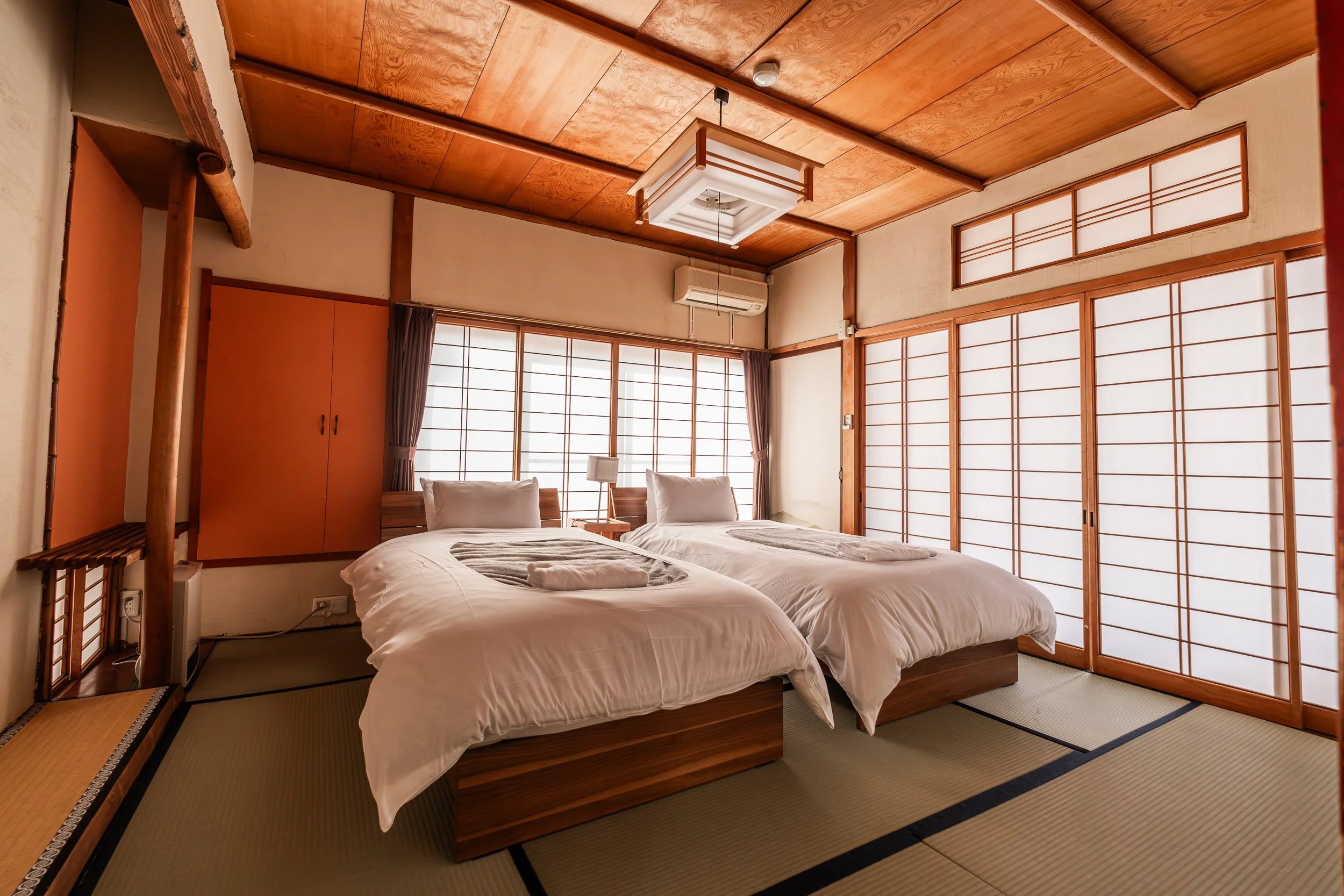Twin Room 12.jpg