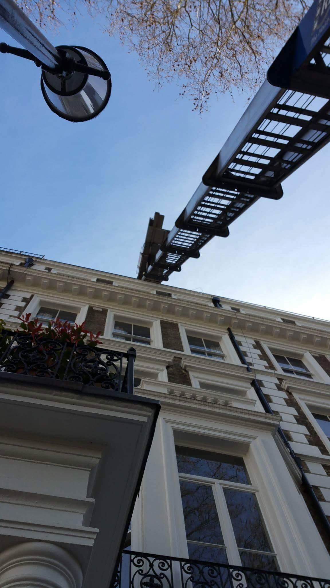 material hoist up to roof