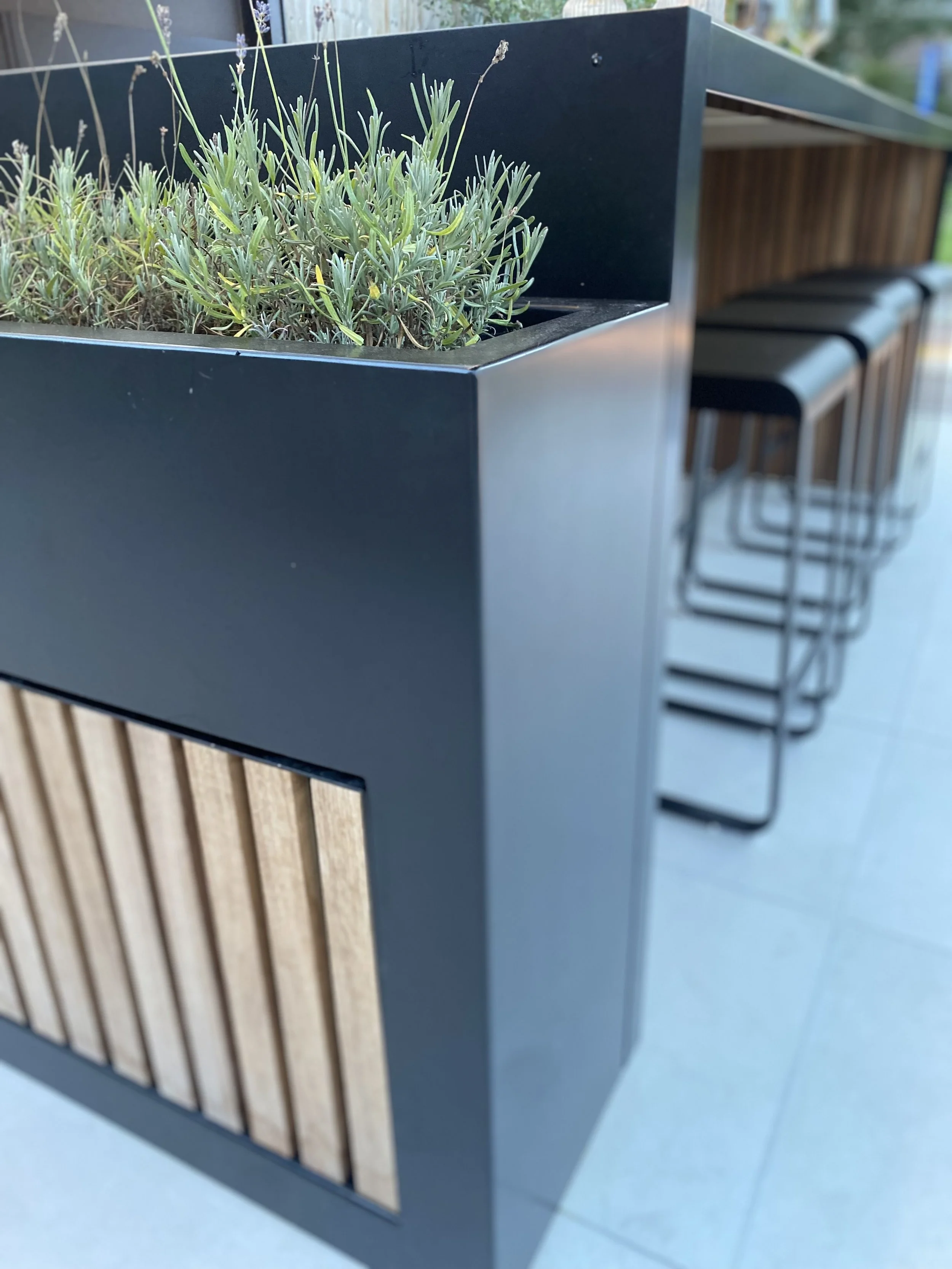 bespoke bar top with planter
