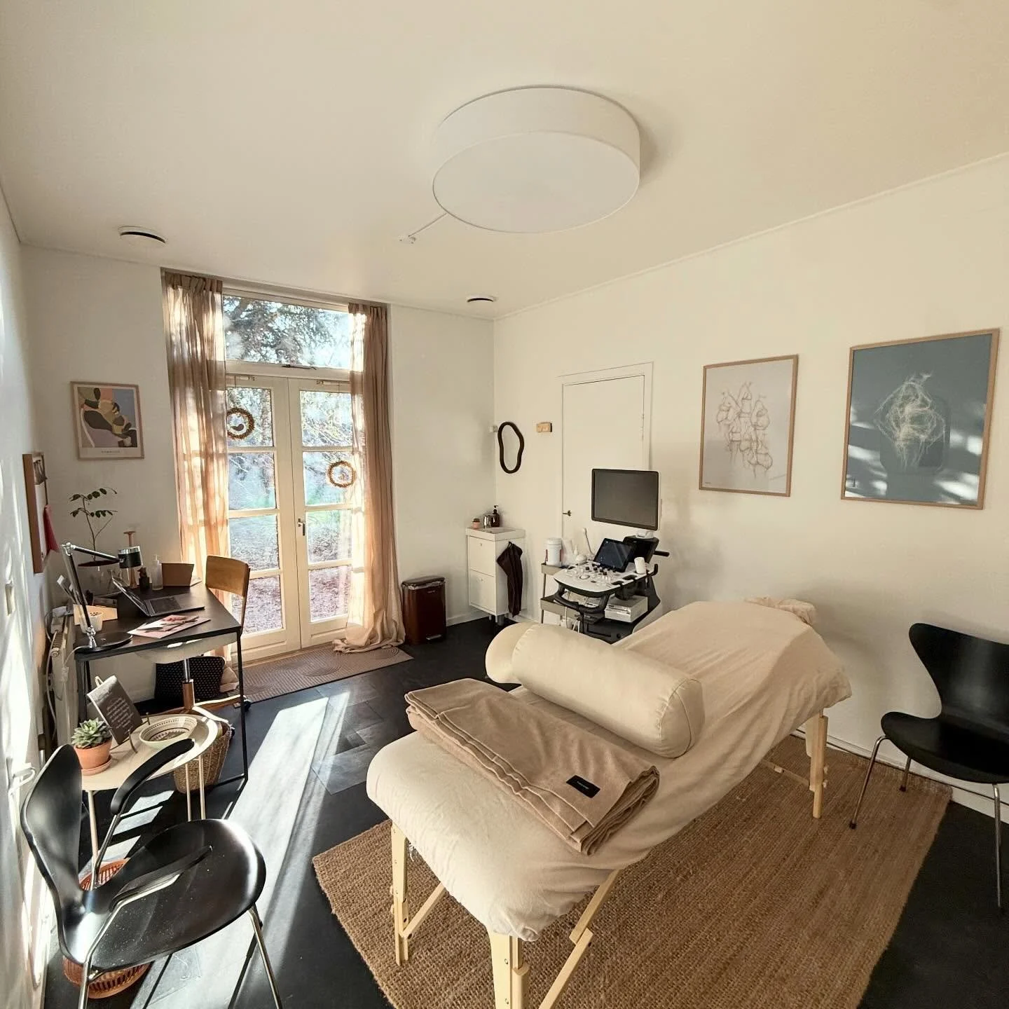 Gravidmassage hos Lillegro💆🏼&zwj;♀️
I dag har jeg haft forn&oslash;jelsen af at give gravidmassage her i klinikken.
Gravidmassage kan udf&oslash;res gennem hele graviditeten og tilpasses altid din krop, dit trimester og dine behov. 

Massagen kan b