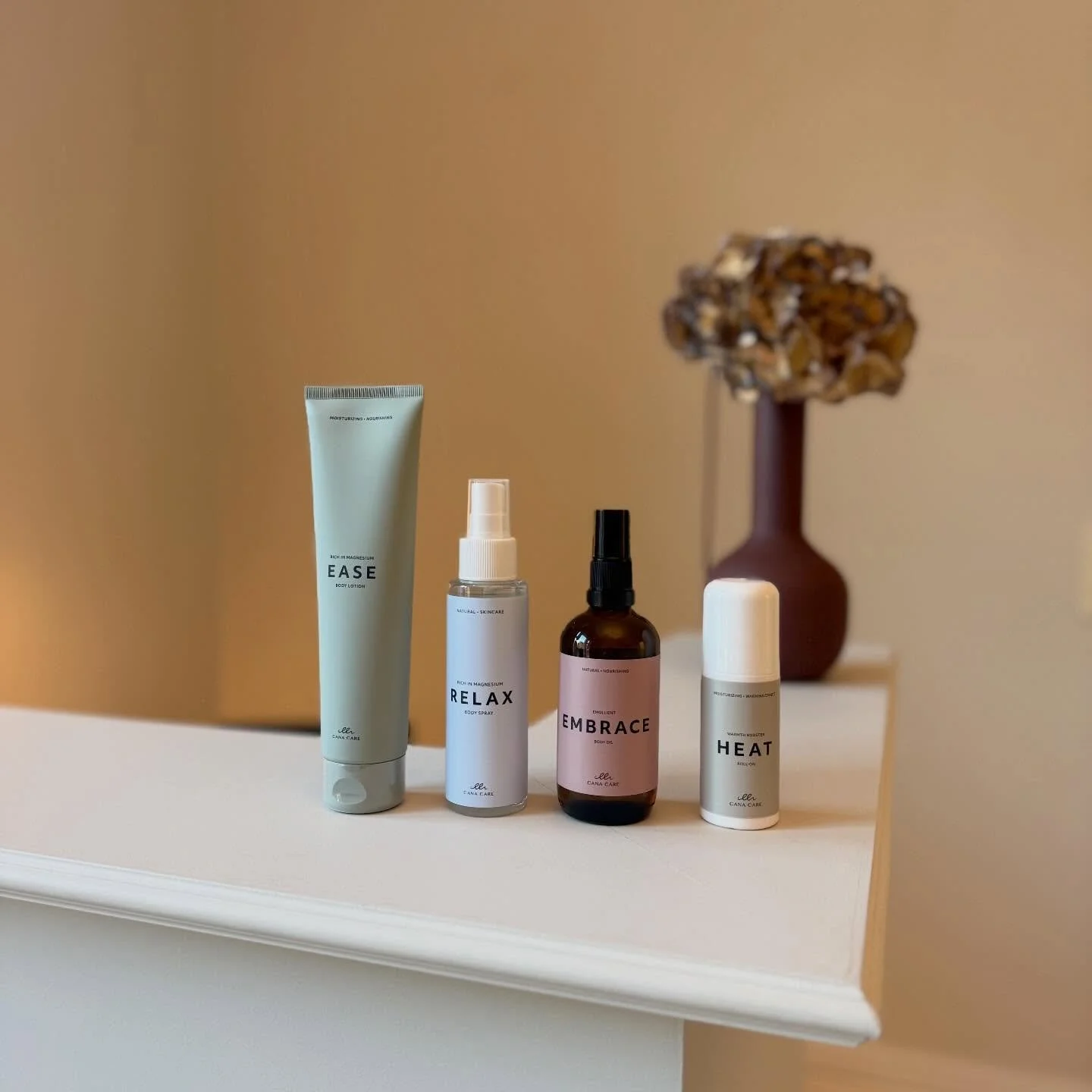 ✨ NYHED I LILLEGRO ✨
Jeg er s&aring; glad for at kunne fort&aelig;lle, at LilleGro nu forhandler de l&aelig;kre produkter fra Canacare 🤎
Canacare er kendt for deres naturlige og sk&aring;nsomme produkter, der er udviklet med fokus p&aring; kvalitet,