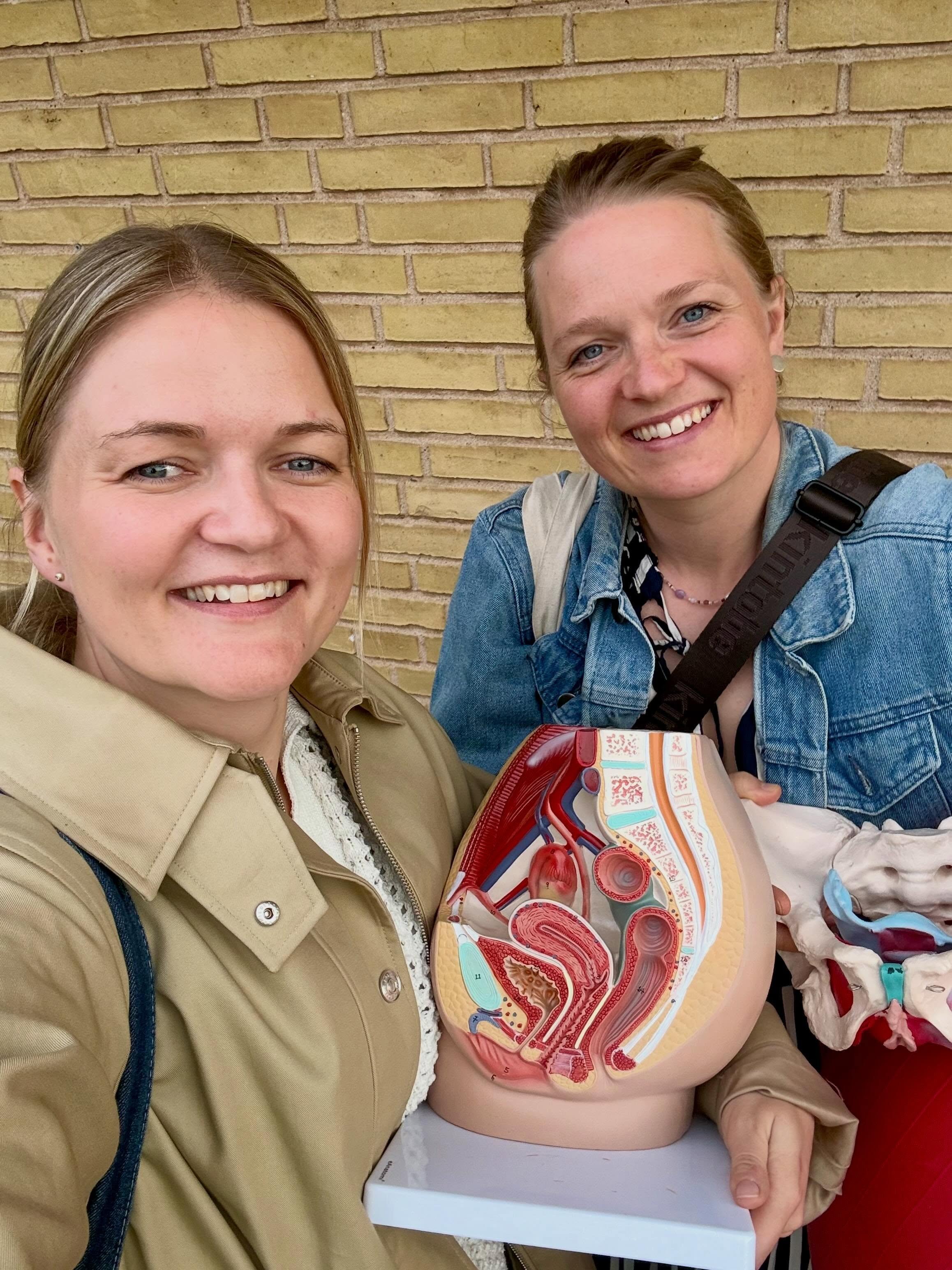 I aften har jeg sammen med Sisse fra @klinik.under.livet haft forn&oslash;jelsen af at holde opl&aelig;g i @familienshuslolland med f&oslash;dslen i fokus❤️

 Vi kom omkring b&aring;de &oslash;nsker og forventninger til f&oslash;dslen, f&oslash;dslen