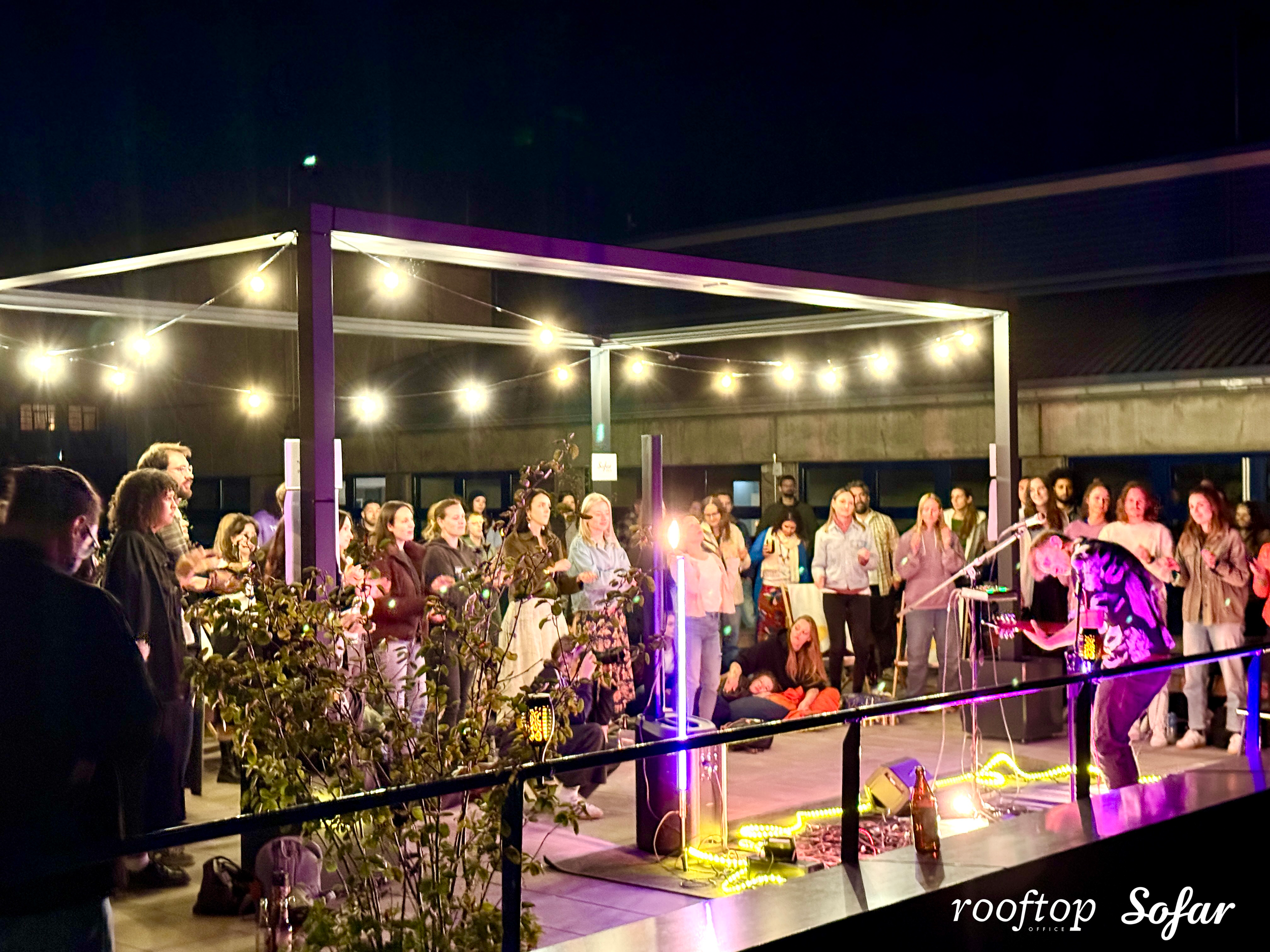 Auswahl 2 Sofar Konzert mit Schriftzug 2.png