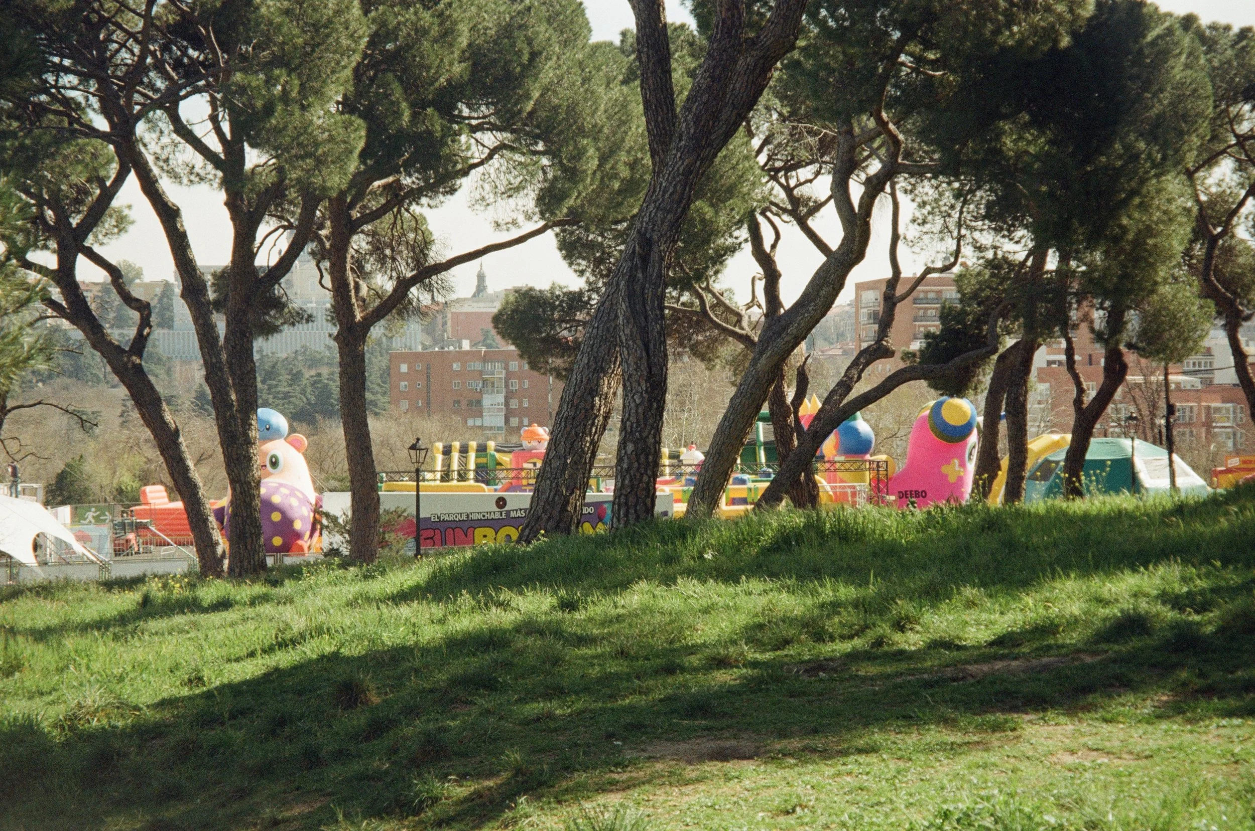 Inflatable characters at Puerta de Angel