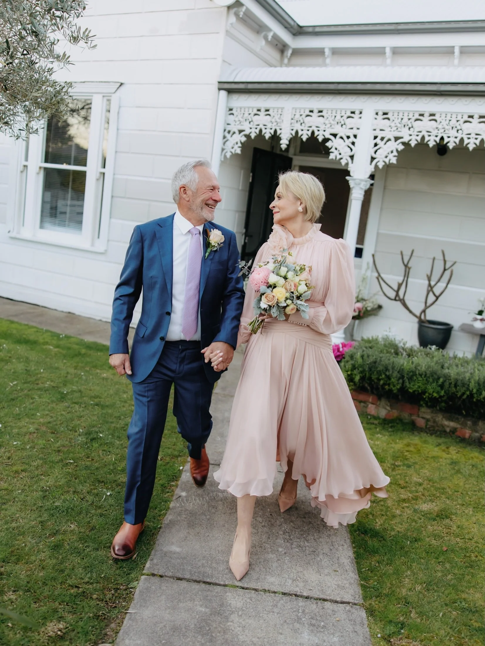 We love a Quickie at home! 🏡💕 Cosy, easy, relaxed, warm&hellip;basically all of our favourite words to describe this little elopement biz.

Charlie and Ron chose to get married in the tiny front room of their home, since the rest of their house was