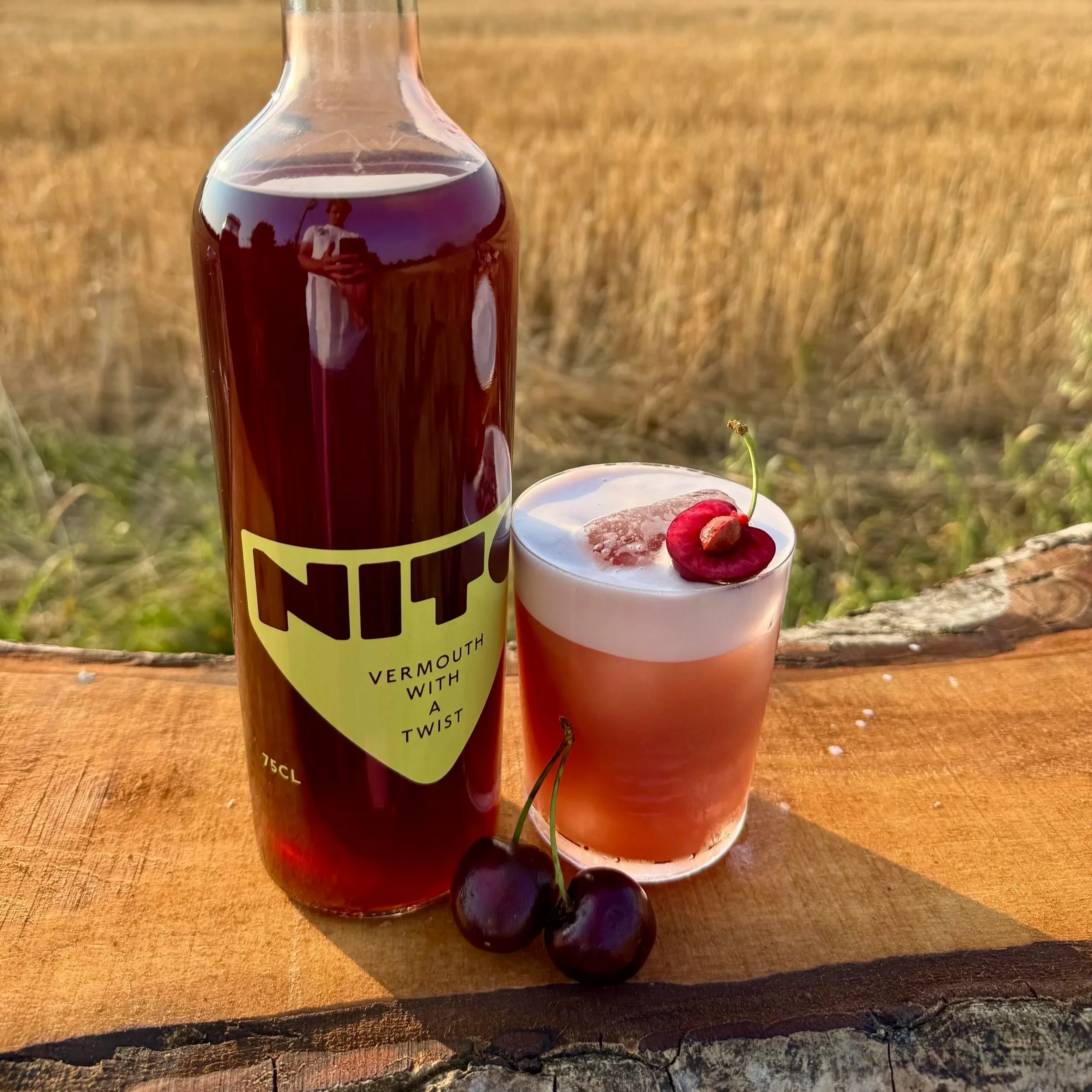Nito - Stirring up the antiquated world of Vermouth. Starting life as a big bold Tempranillo, grown in a low intervention way. You won't have had vermouth this good. 