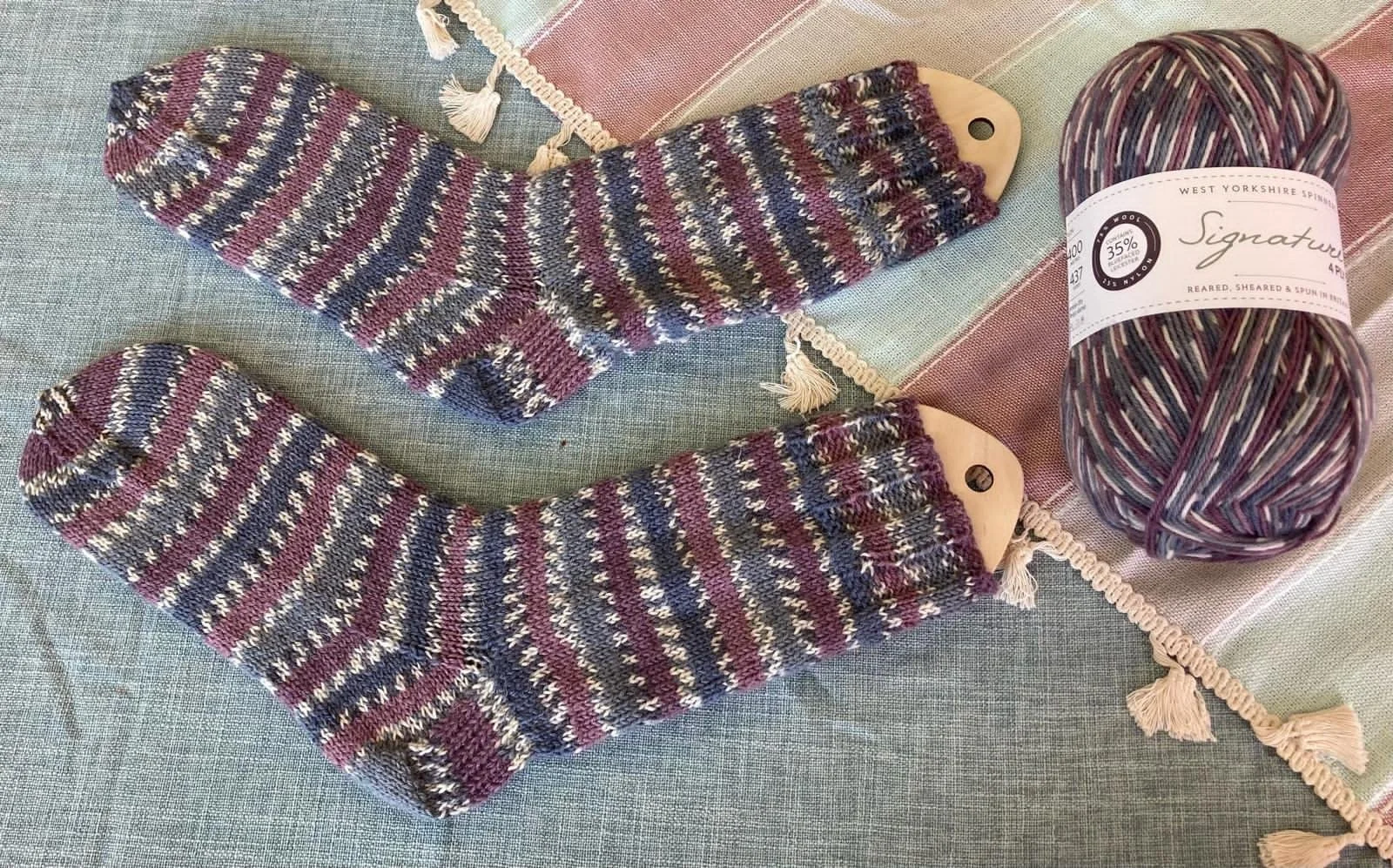 Knitted socks
Knitted by a customer. 
Pattern: Winwick Mum basic 4 ply socks
Yarn: WYS Signature 4ply, colourway Wood Pigeon.
