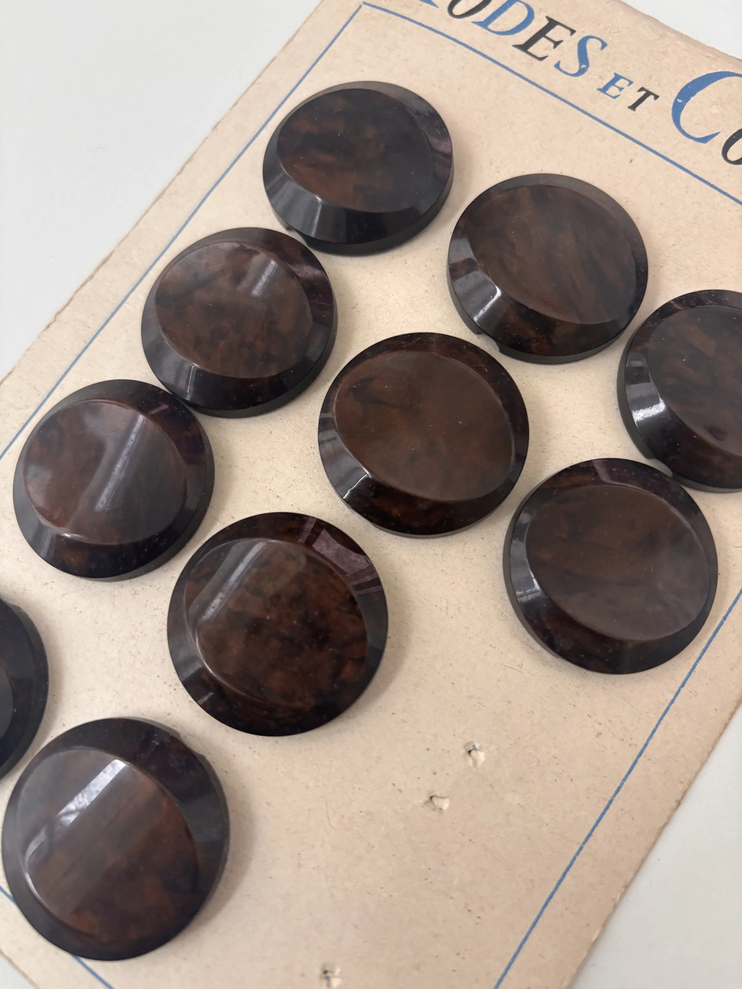 Modes et Couture buttons (brown - 30 mm)