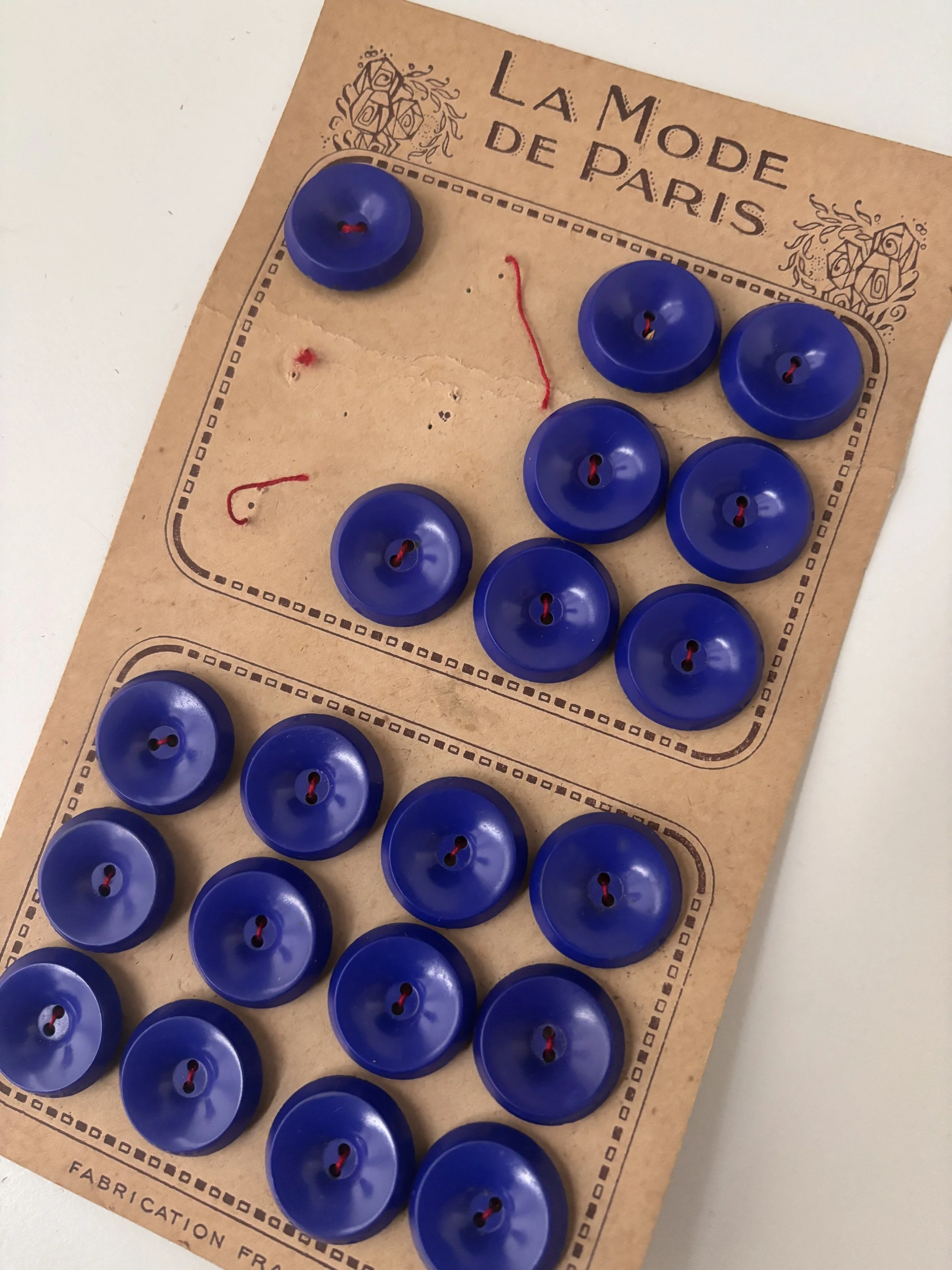 La Mode de Paris buttons (blue - 22 mm)