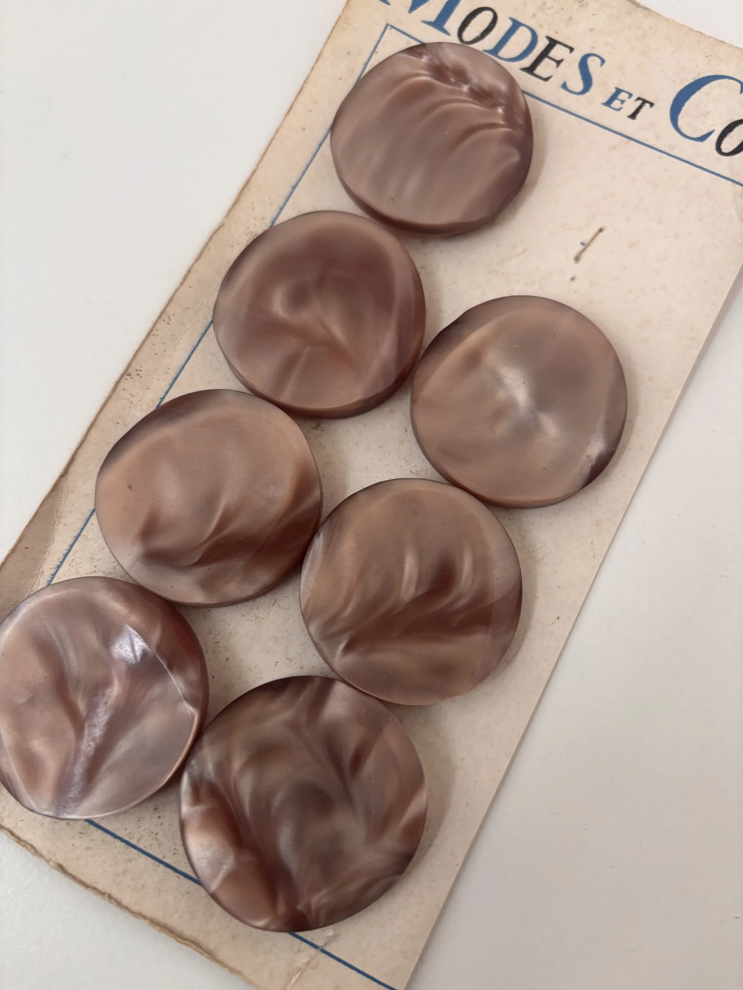 Modes et Couture buttons (brown - 35 mm)