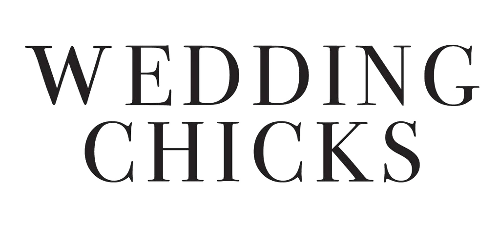 Text mit den Worten "Wedding Chicks" in schwarzer Schrift auf weißem Hintergrund.