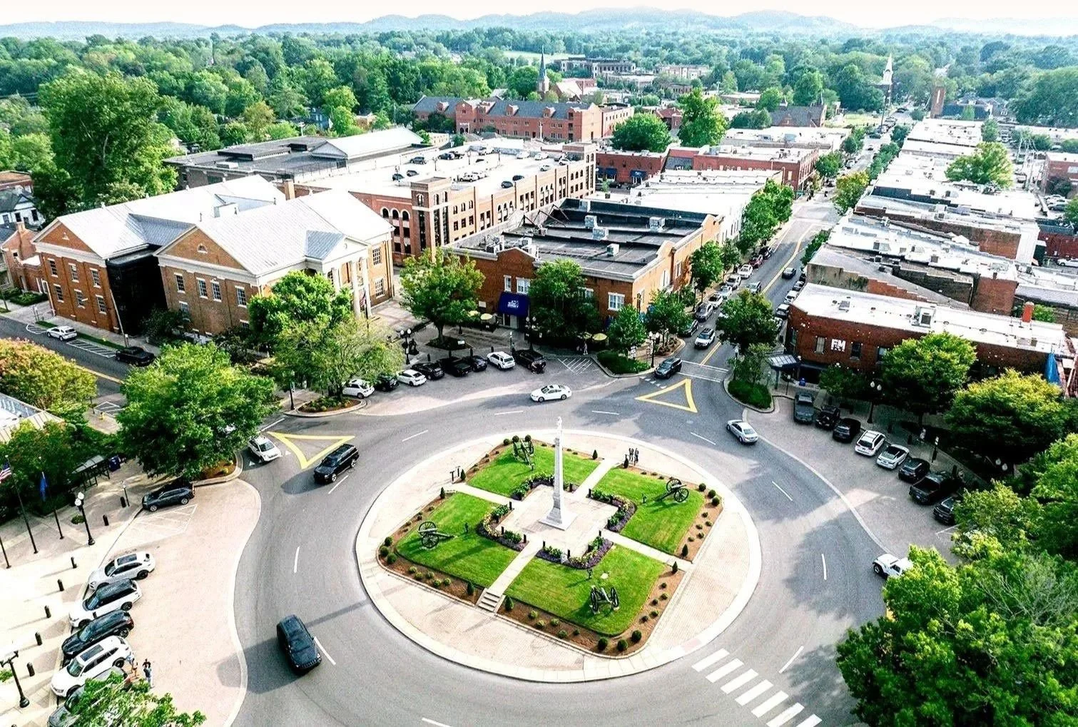 An image of downtown Franklin, Tennessee