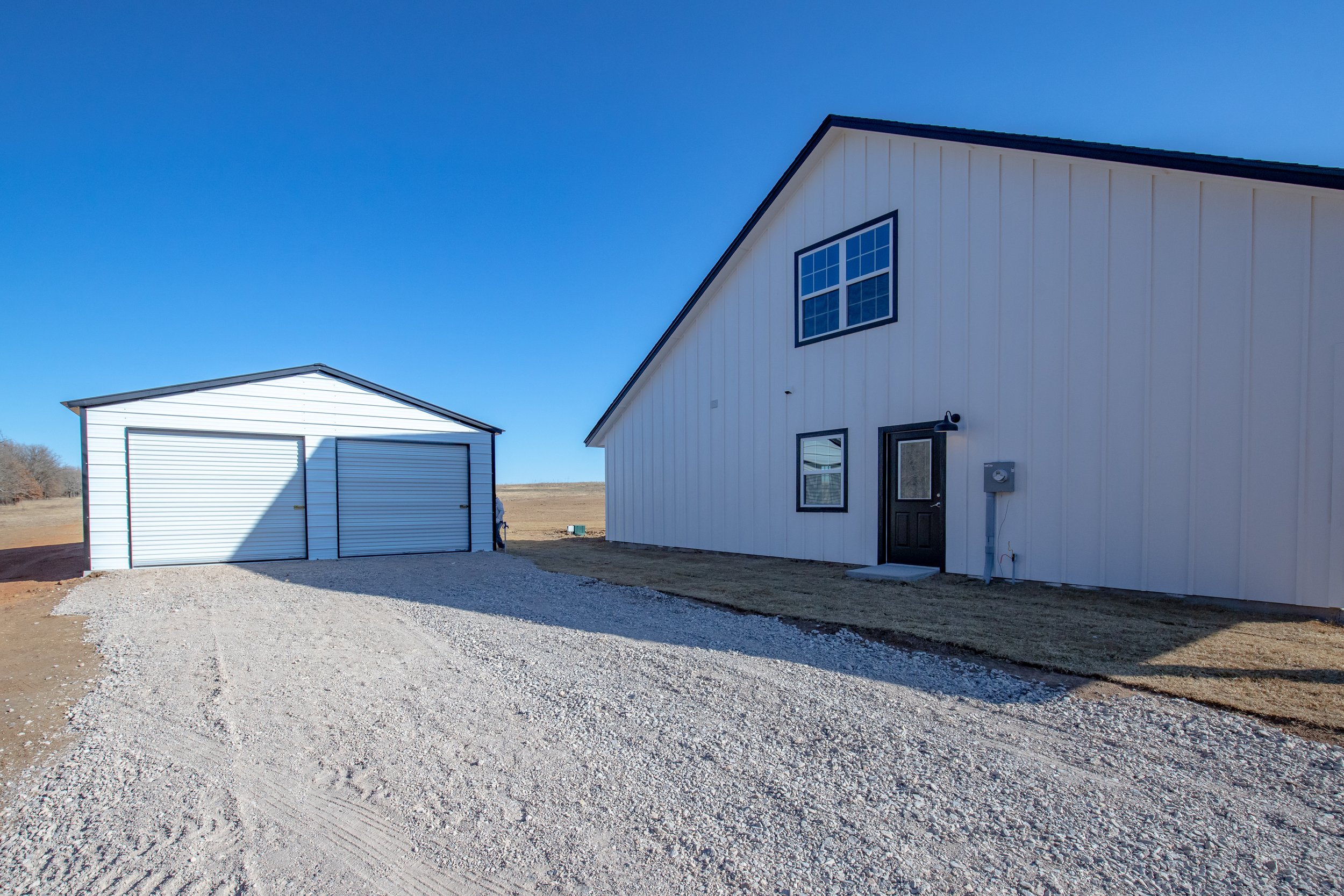 Outside_ Sideview_ Garage .jpg