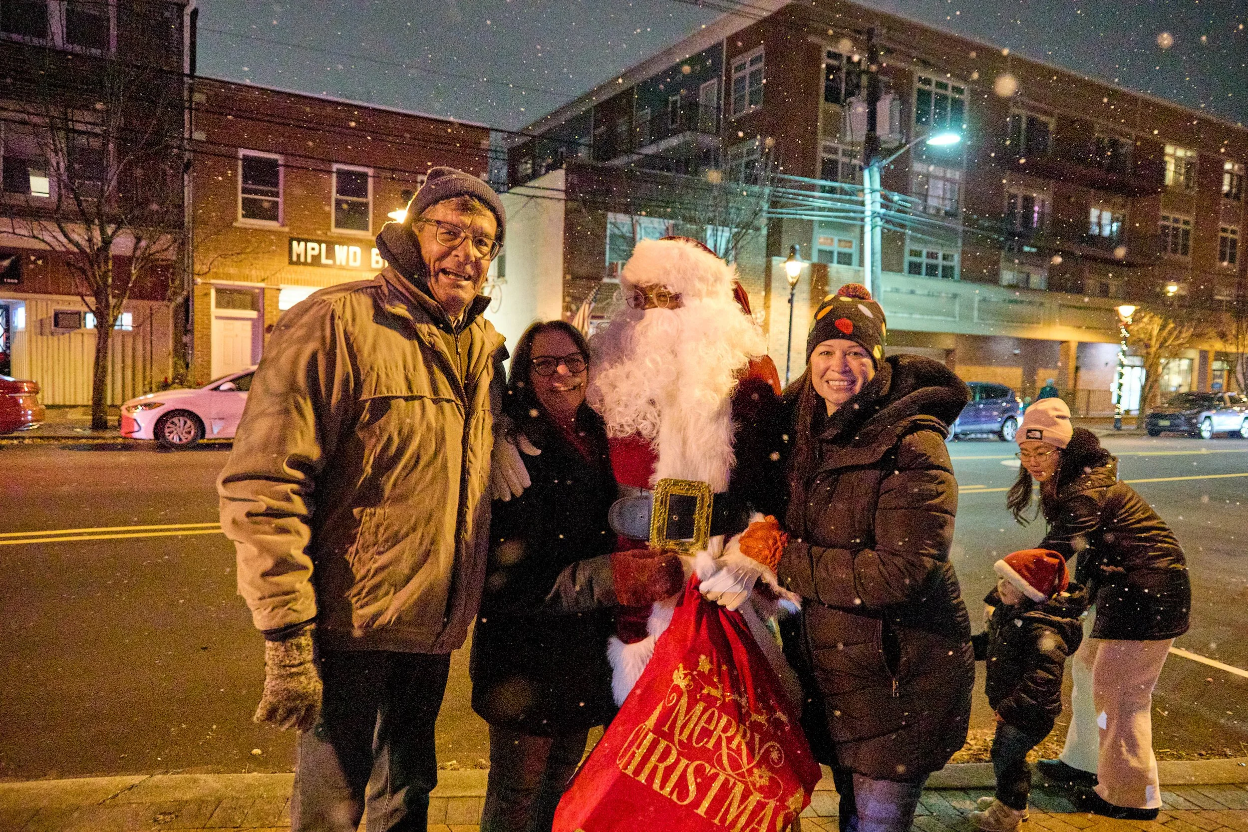 2025-12-13 Maplecrest Tree Lighting 170.jpg