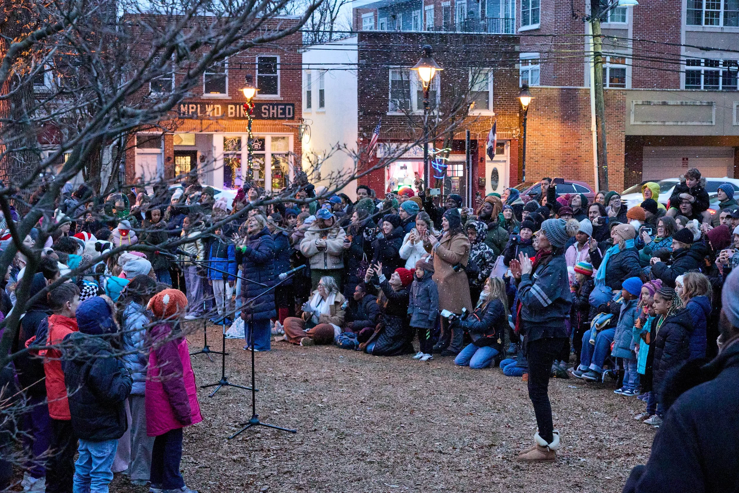 2025-12-13 Maplecrest Tree Lighting 069.jpg