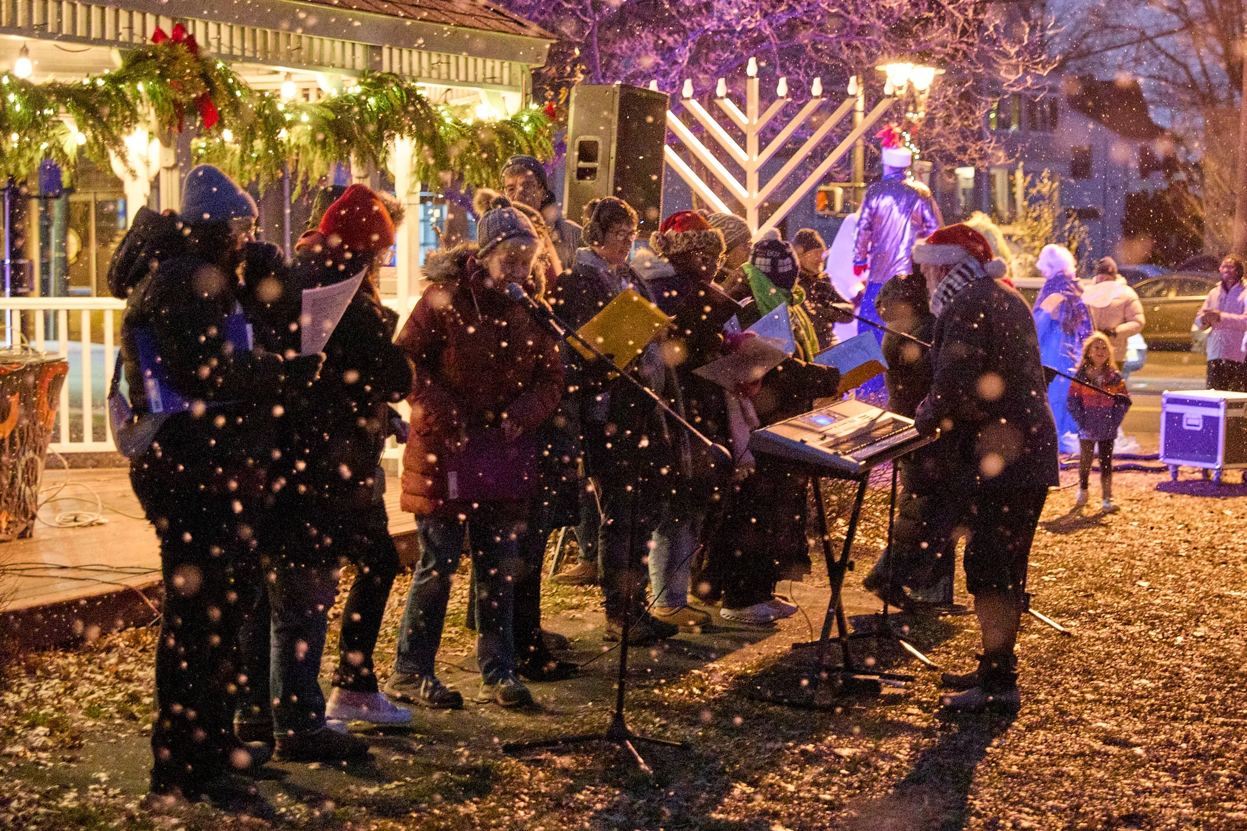 2025-12-13 Maplecrest Tree Lighting 108.jpg