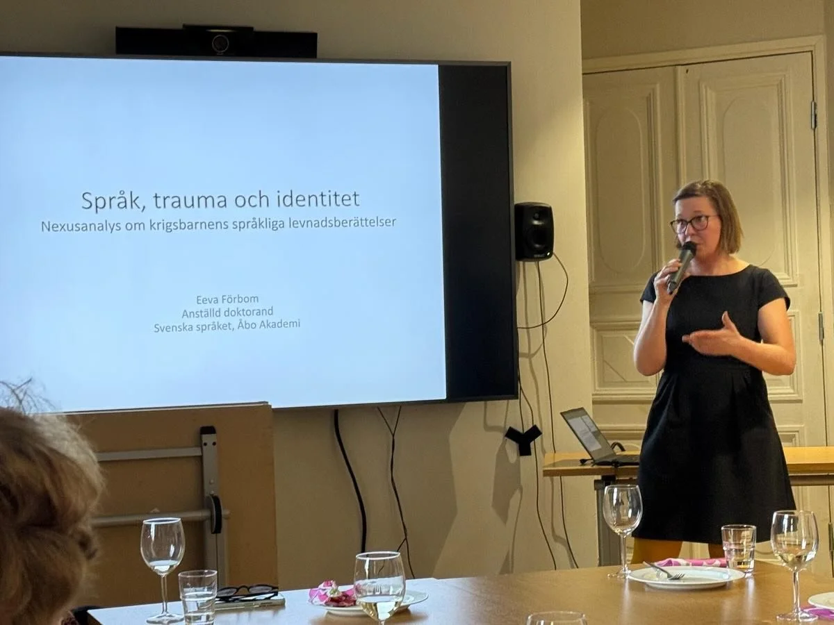 Tack till Eeva F&ouml;rbom f&ouml;r en intressant kv&auml;ll om spr&aring;k och trauma! &rdquo;Det var en trevlig kv&auml;ll om allvarliga h&auml;ndelser i v&aring;rt land&rdquo;, l&ouml;d en av kommentarerna efter&aring;t. Och det ringar ju in mycke