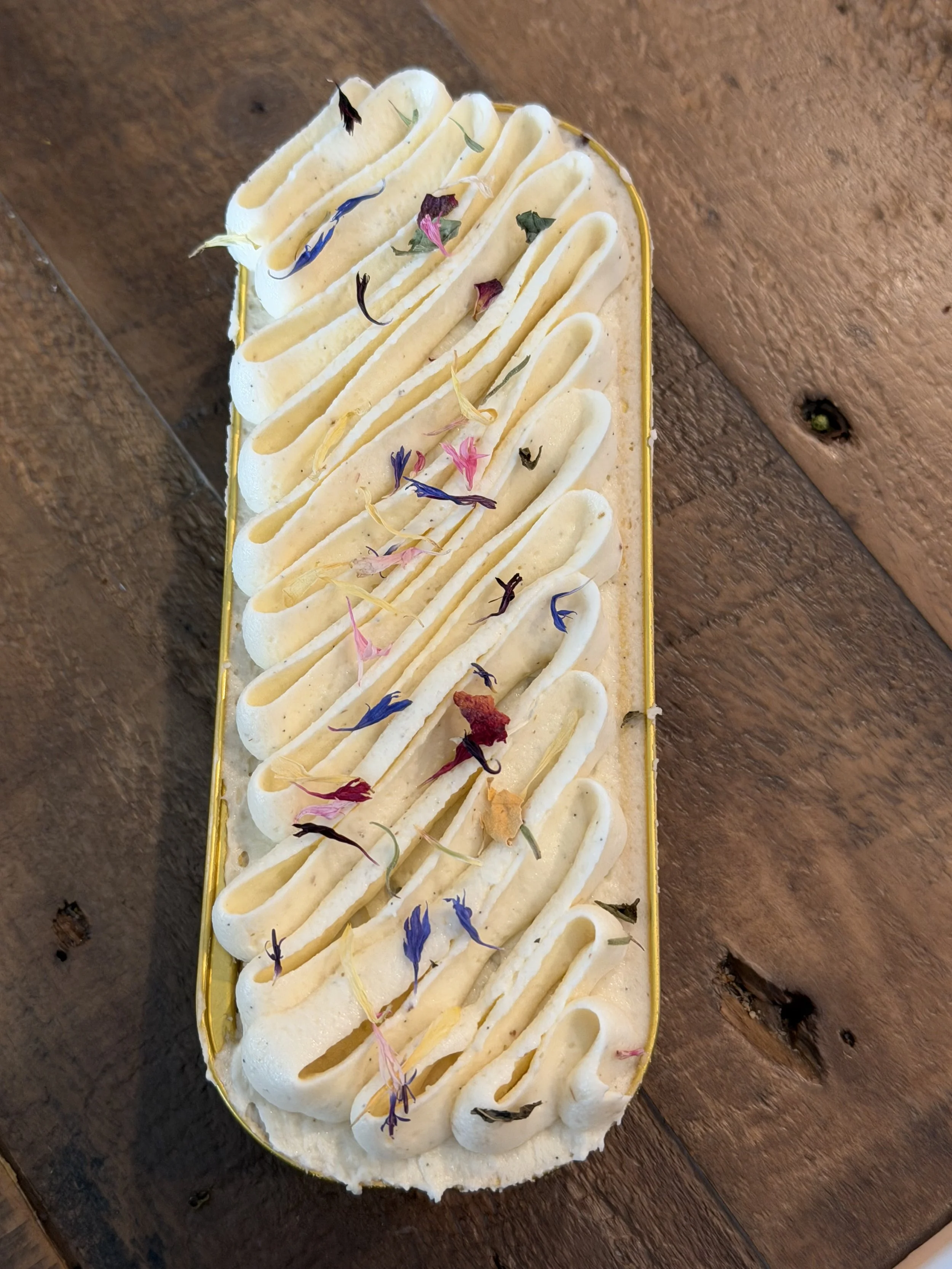 Earl Grey and Lemon Cake Boat