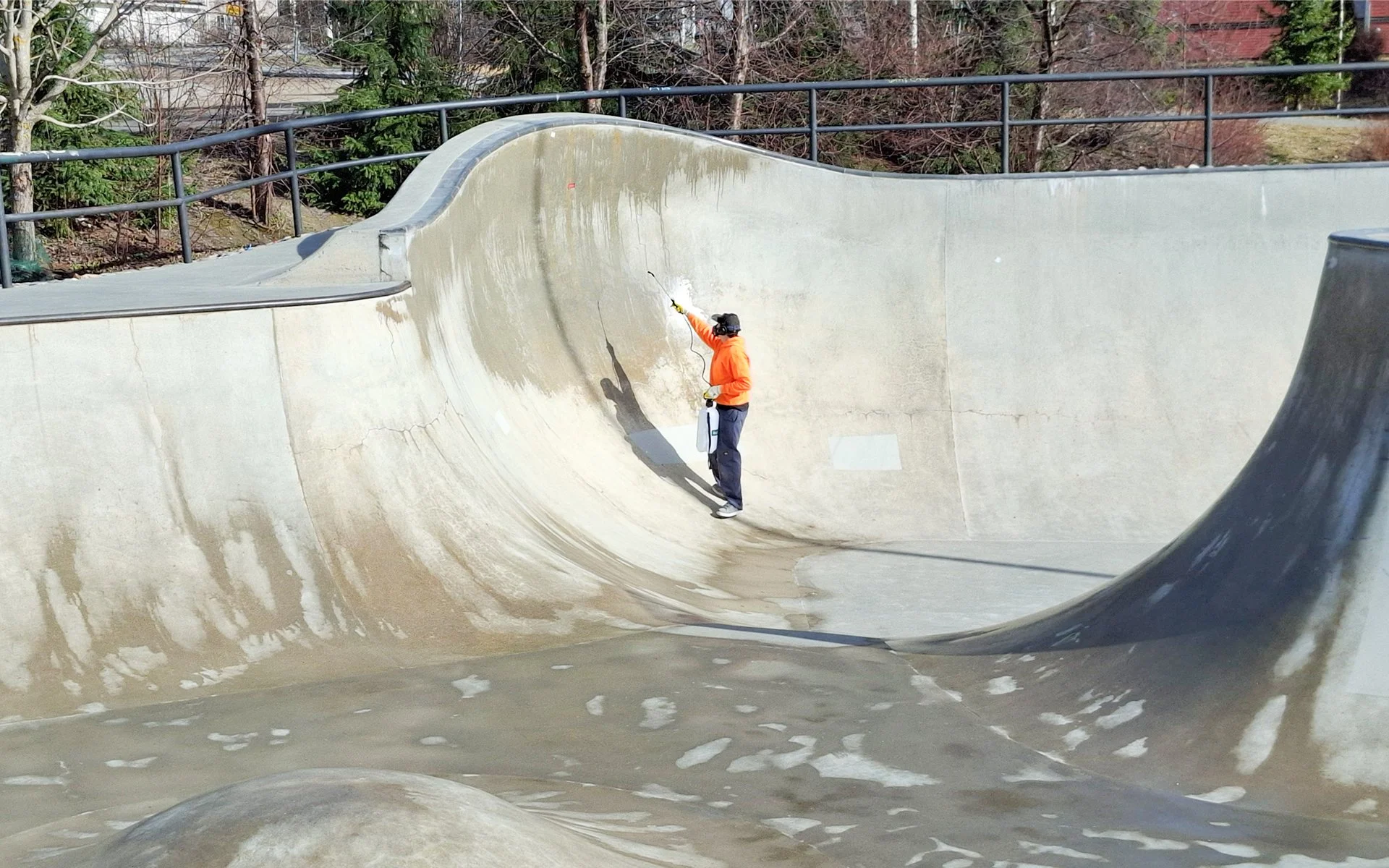 Snakeline is a Finnish company specializing in the design, construction, and maintenance of professional skateparks. With over a decade of experience across Europe, we combine craftsmanship, creativity, and a deep understanding of skate culture.